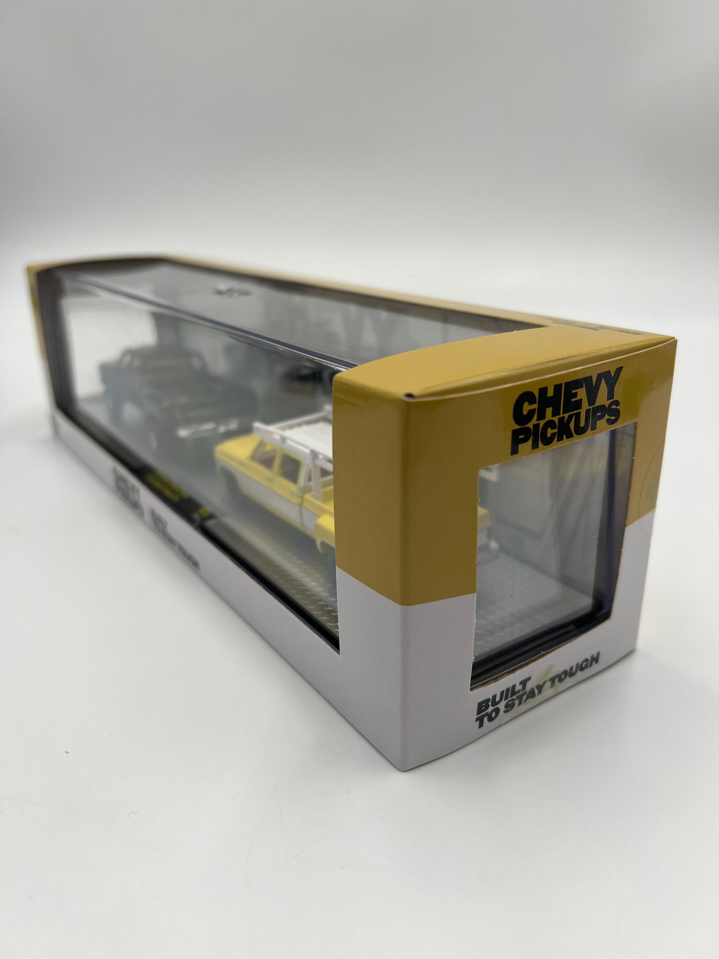 2024 M2 Machines Auto Haulers 1973 Chevrolet Silverado 30 4x4 Black & 1973 Chevrolet Silverado 30 Yellow R78