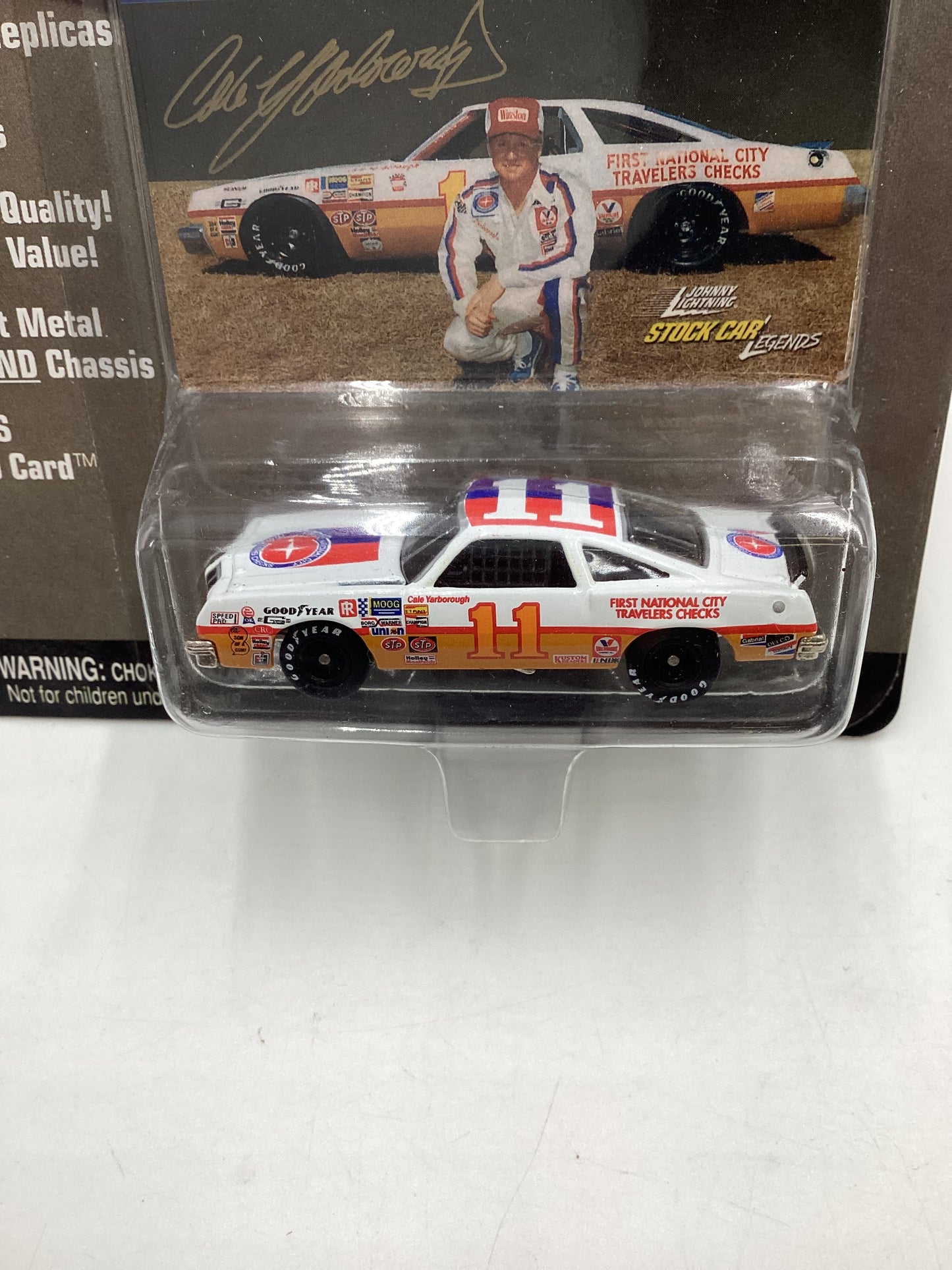 Johnny lightning Stock Car Legends #11 Cale Yarborough Olds Cutlass 186B