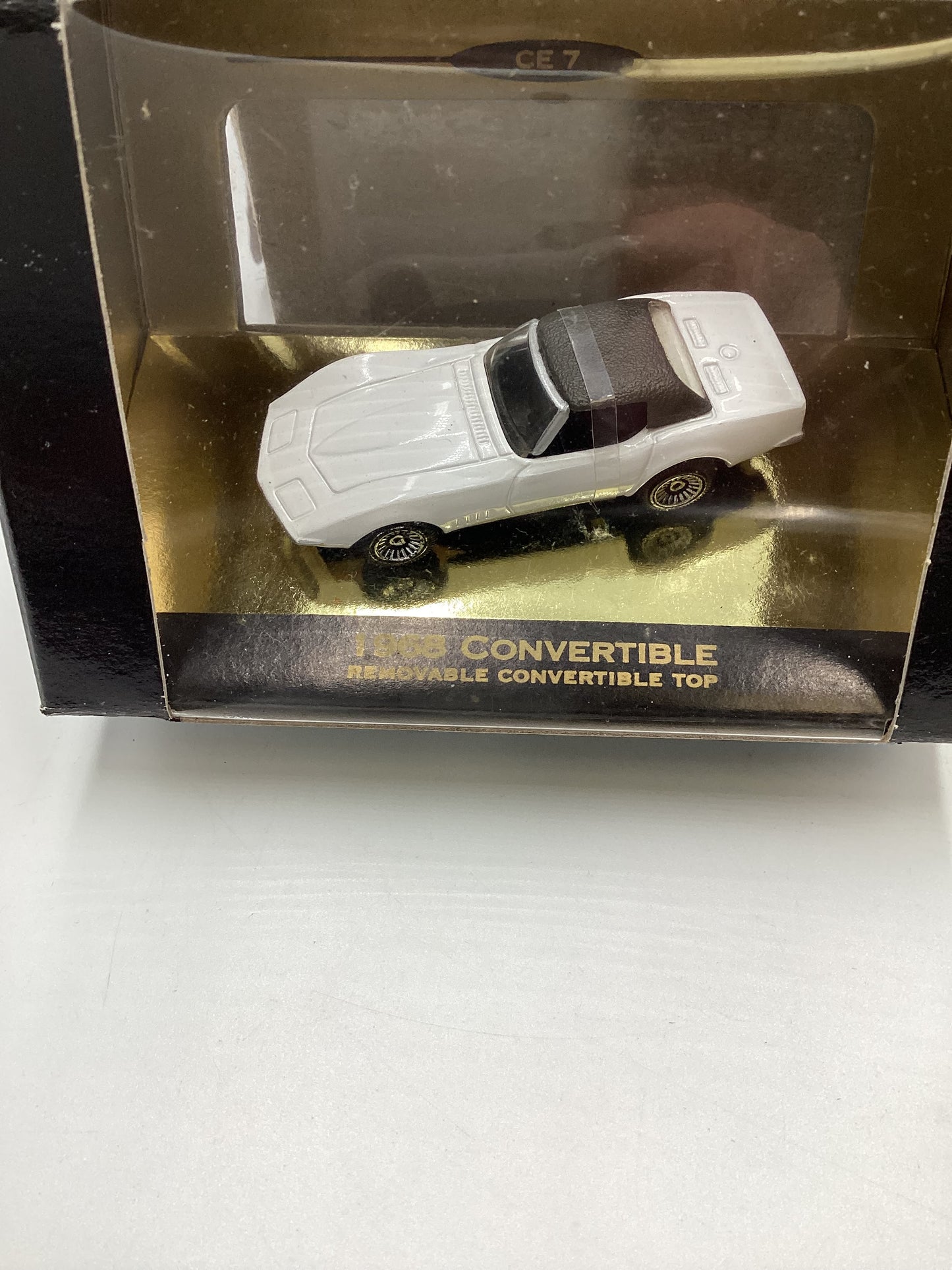 Micro Machines Collectors Edition Corvette Series 1 1968 Convertible White 1/20000 SR CE4