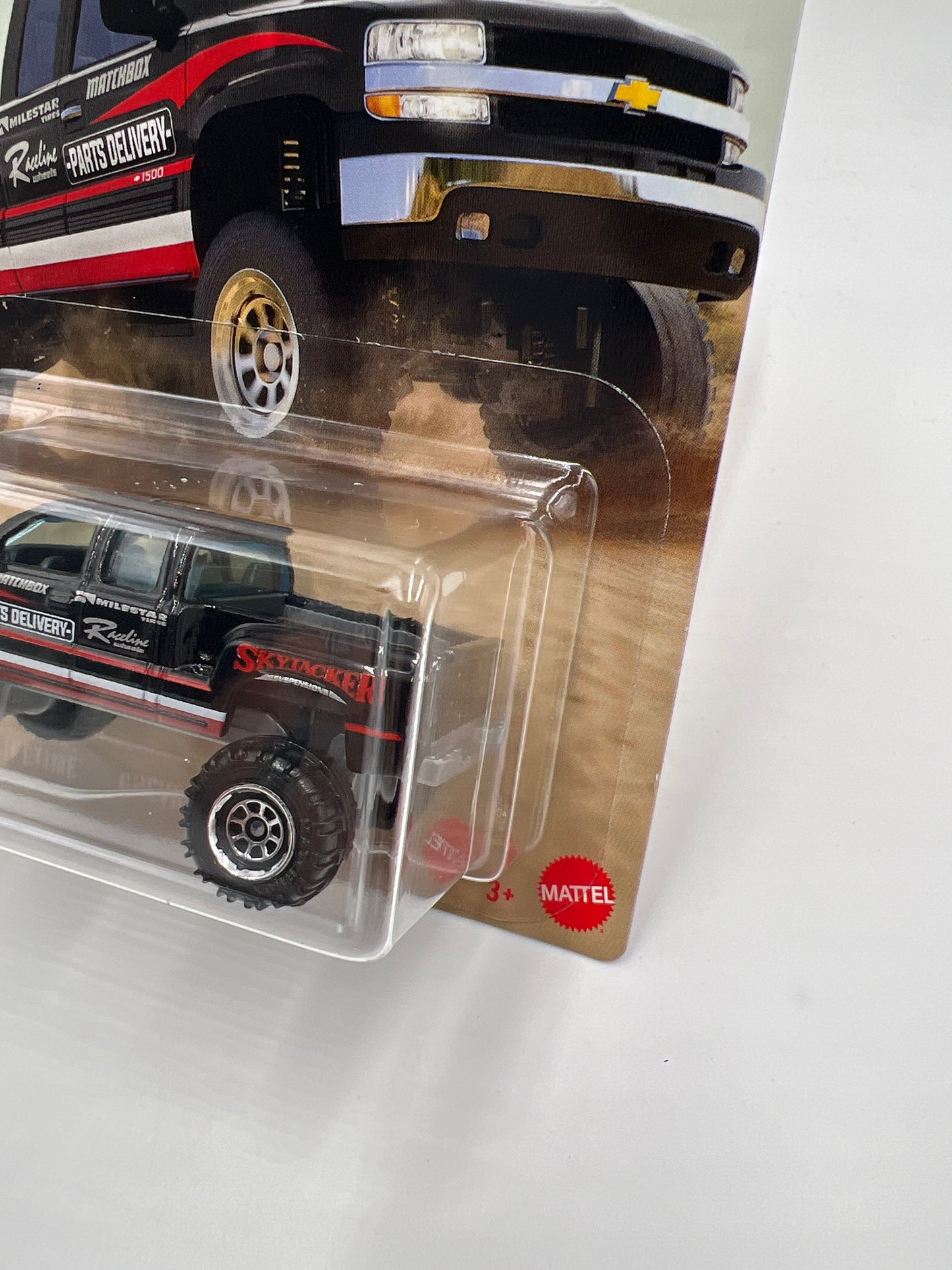 2025 Matchbox Parts Delivery Trucks #5 Chevrolet Silverado 4x4 Black Skyjacker 157F