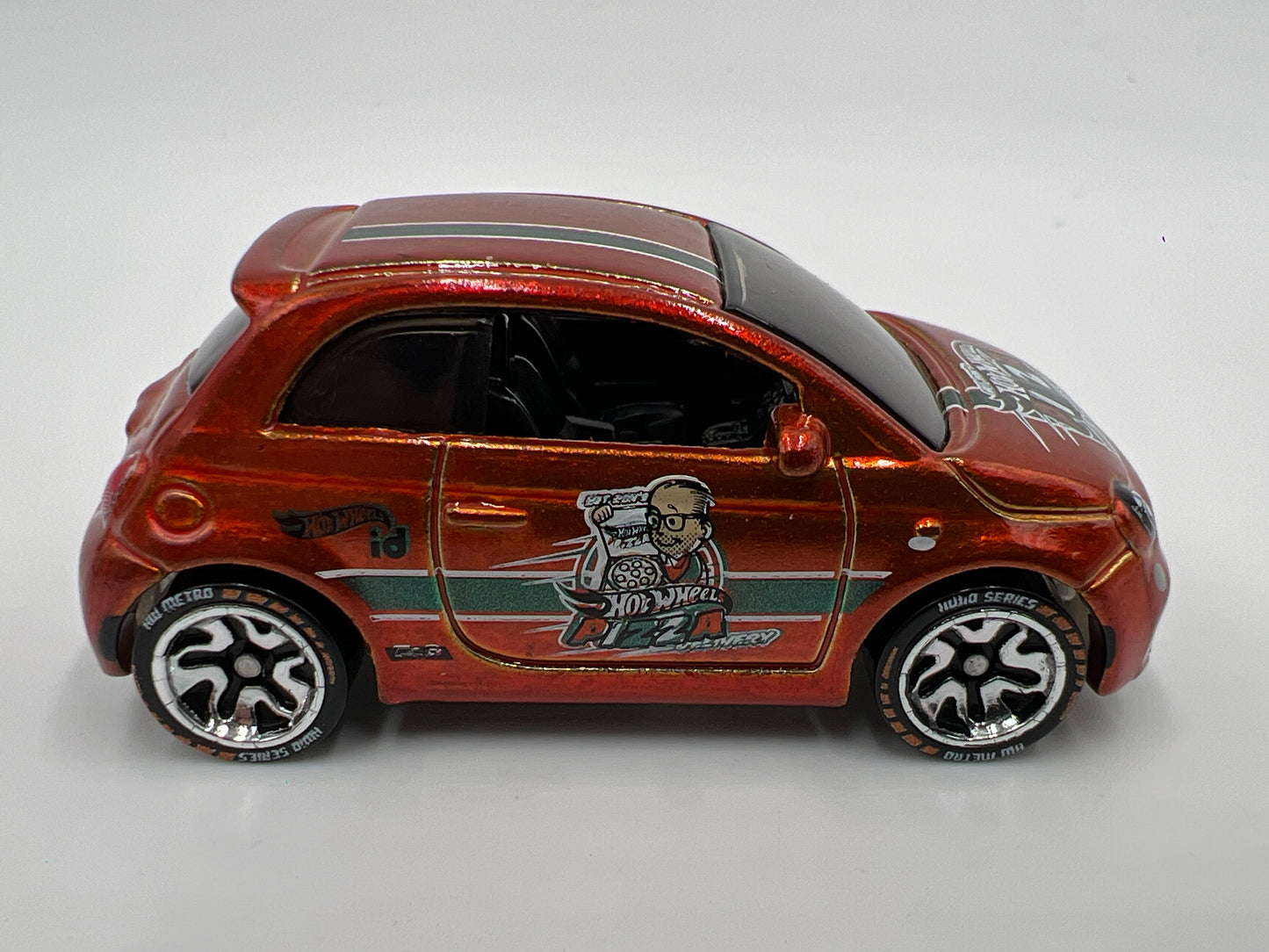 Hot Wheels iD Metro Series 1 #1 Fiat 500e Orange