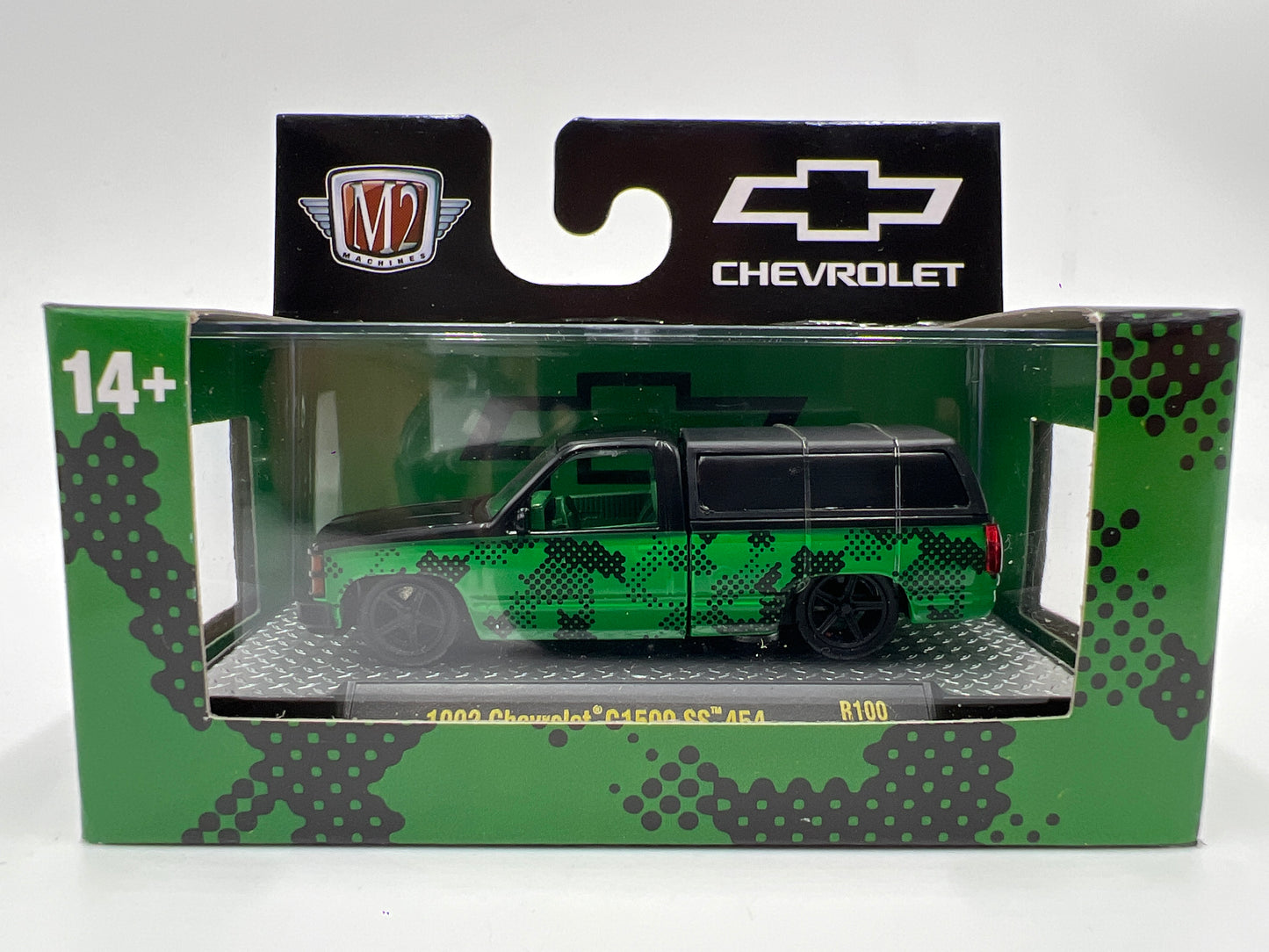 2025 M2 Machines Auto-Thentics 1992 Chevrolet C1500 SS 454 Green/Black R100