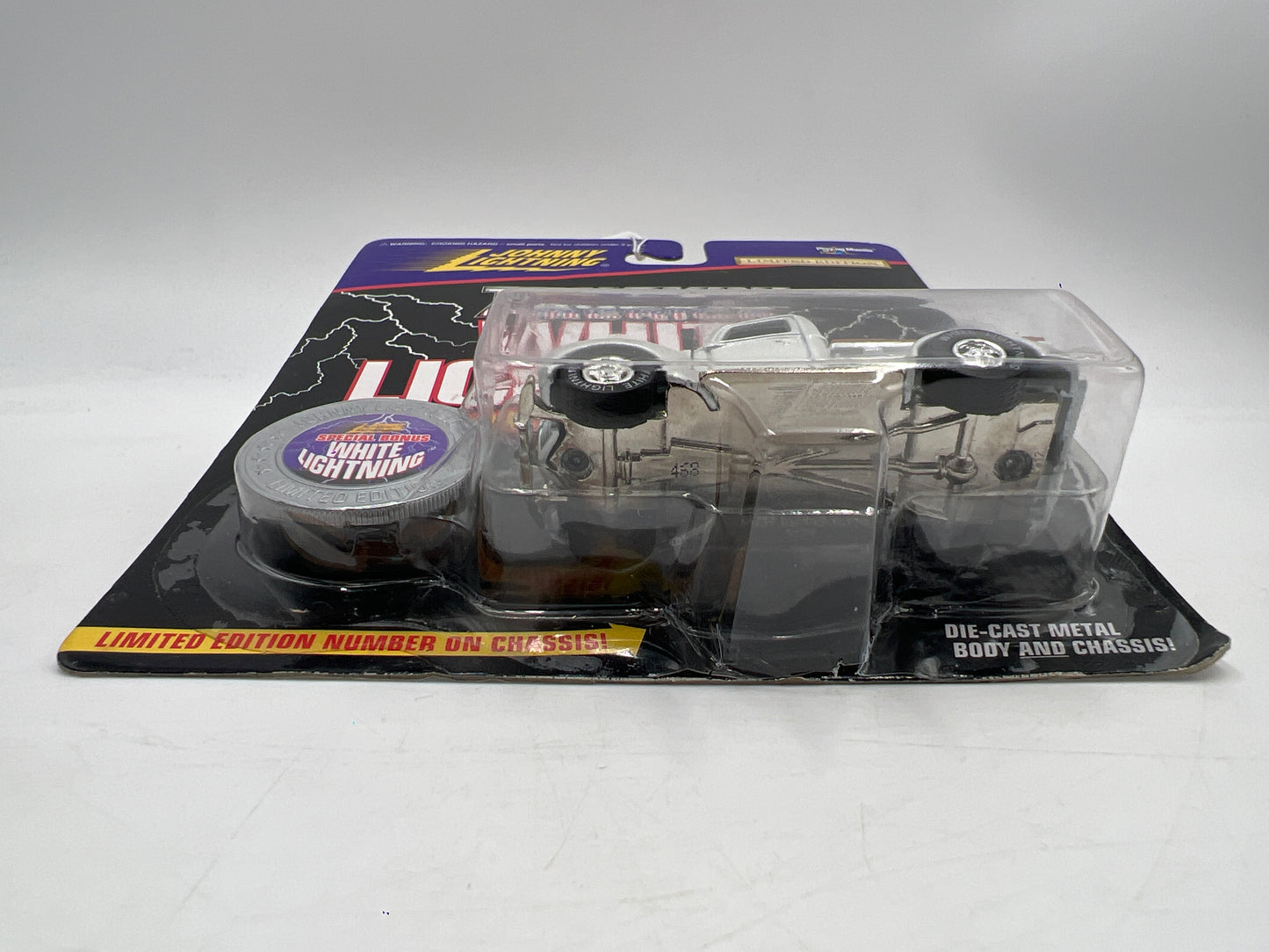 Johnny Lightning White Lightning Chase Truckin America #468 1940 Ford Truck White 1 Black Bed
