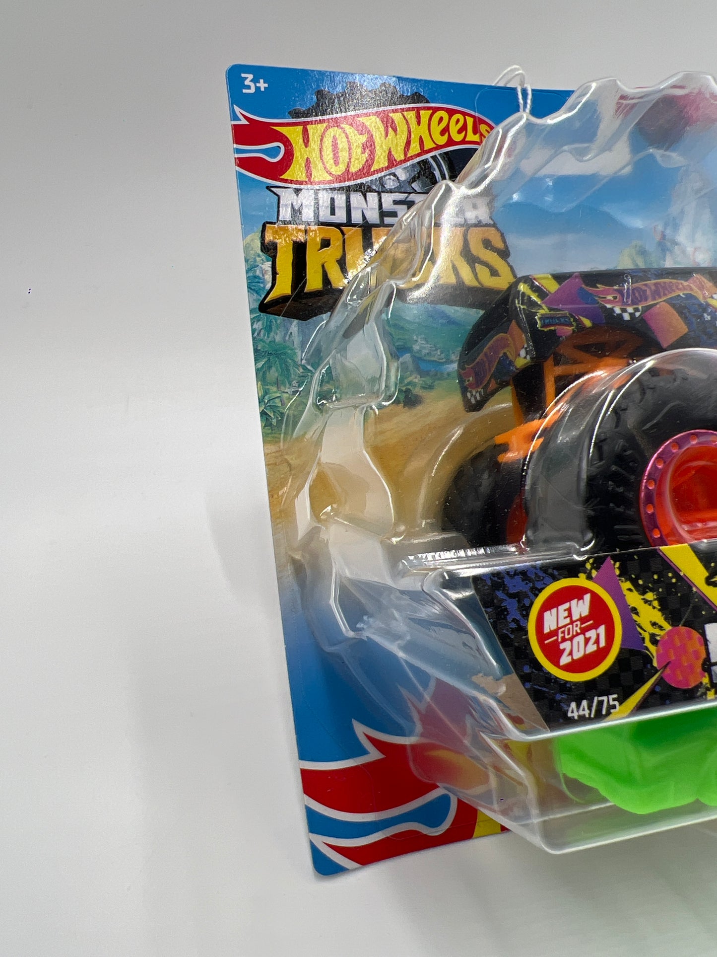 2021 Hot Wheels Monster Trucks Neon Shockers #44 Town Hauler 131i
