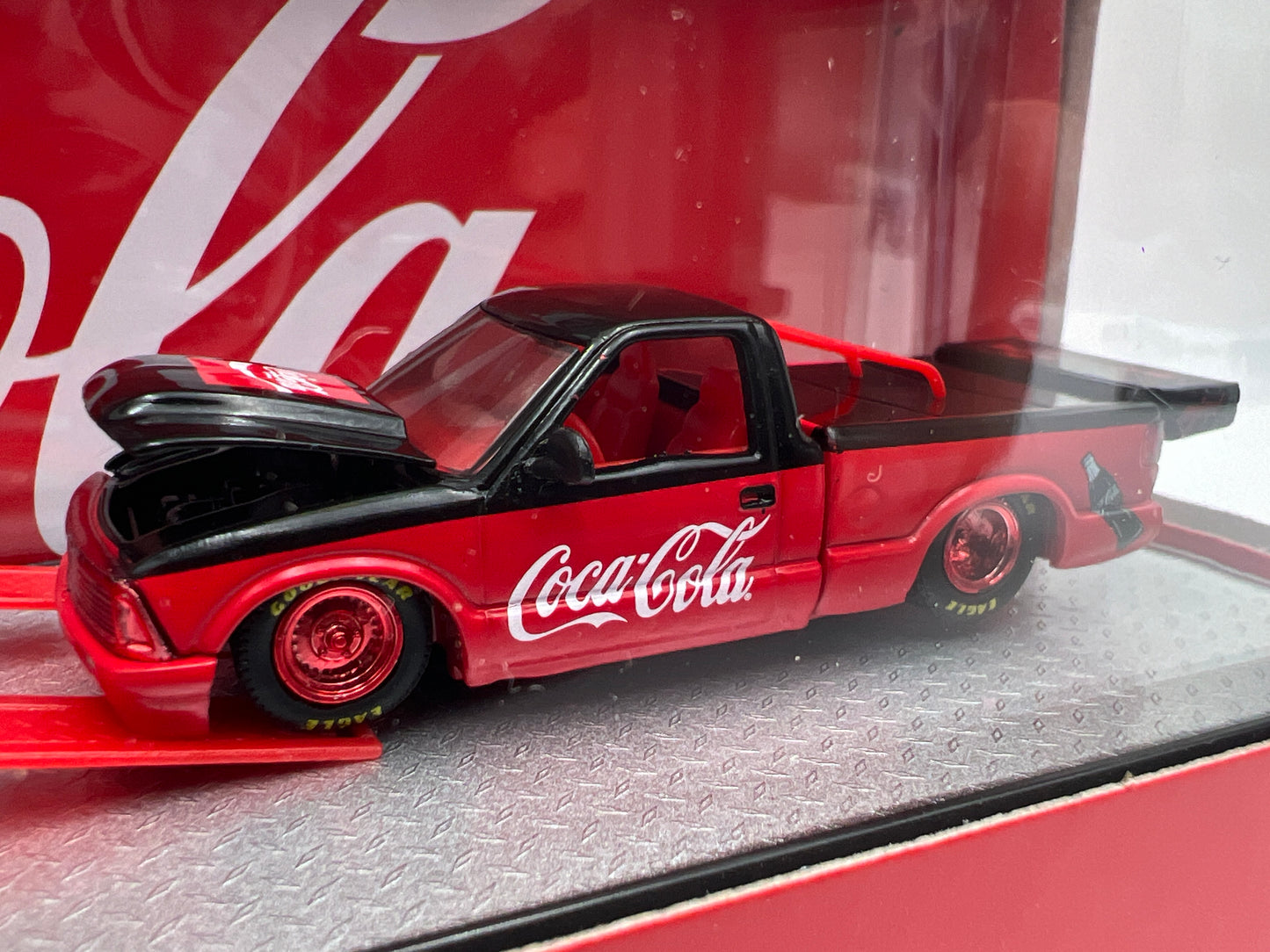 M2 Machines Auto Haulers S05 CHASE Coca Cola 1973 GMC Ramp Truck & 1995 GMC Sonoma 15