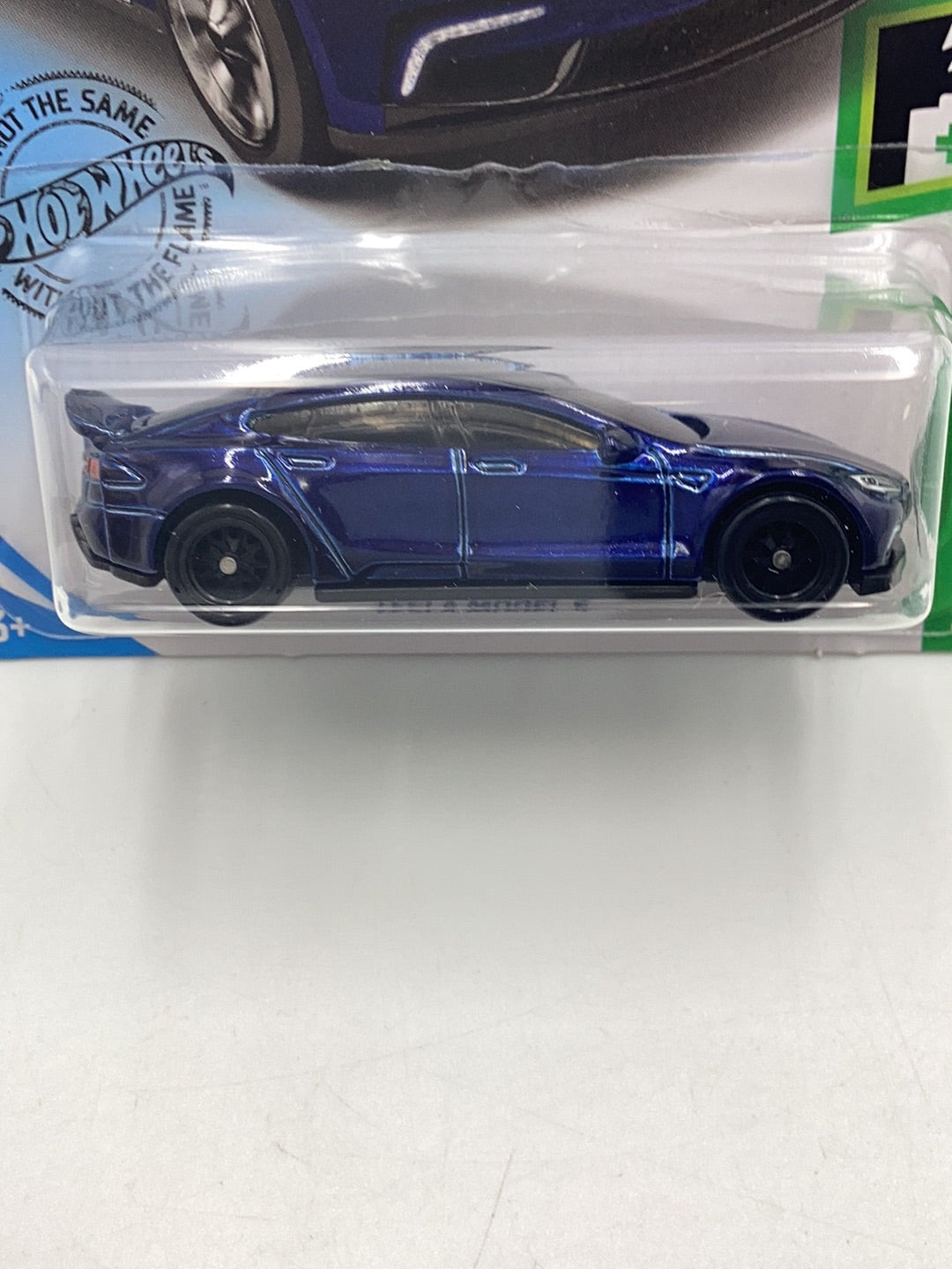 2019 hot wheels super treasure hunt #226 Tesla Model S W/Protector