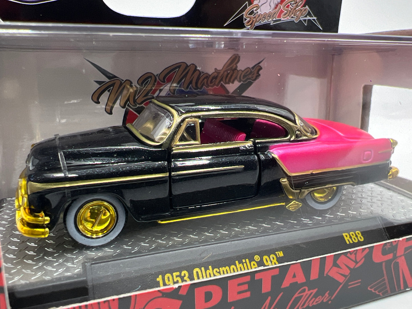 M2 Machines CHASE 1953 Oldsmobile 98 Black/Pink R88