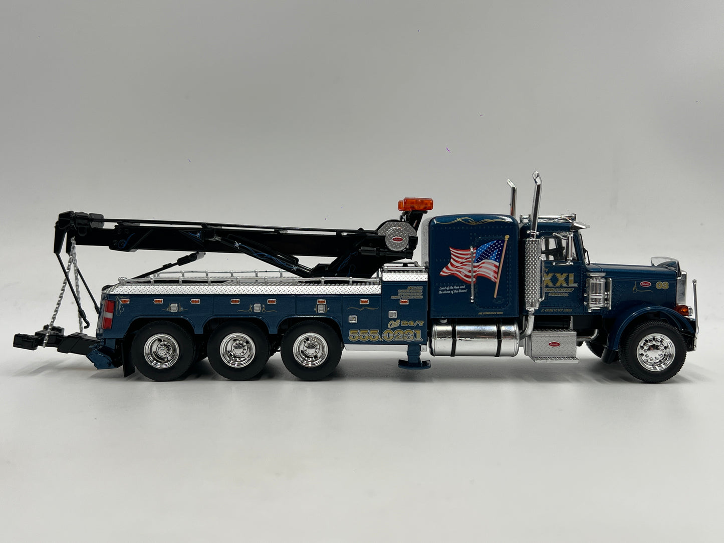 IXO Models 1/43 Scale USA Edition Peterbilt 359 Wrecker 1980 Blue