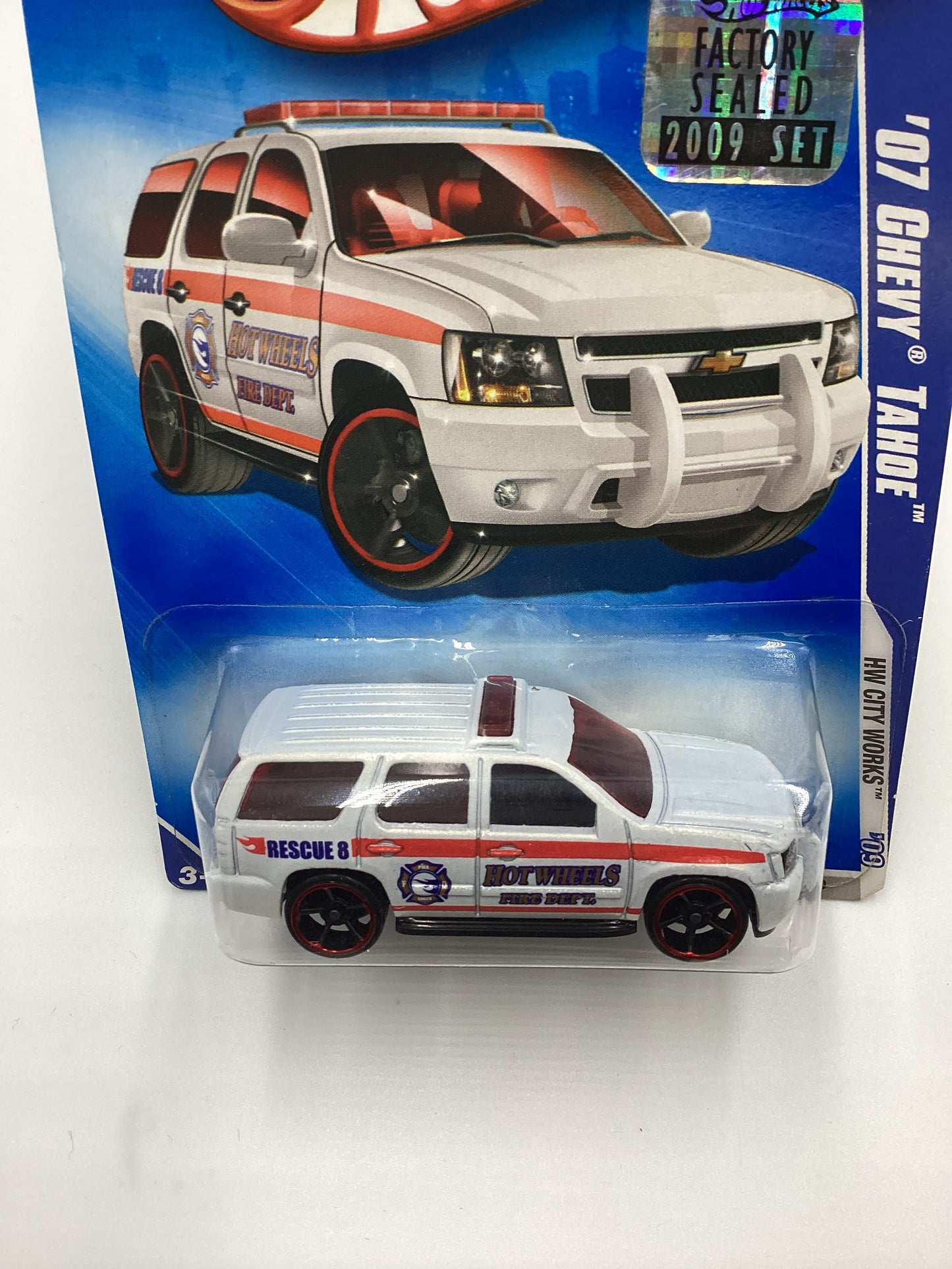 2009 Hot Wheels #108 07 Chevy Tahoe Fire Dept. White 17C Factory Sealed