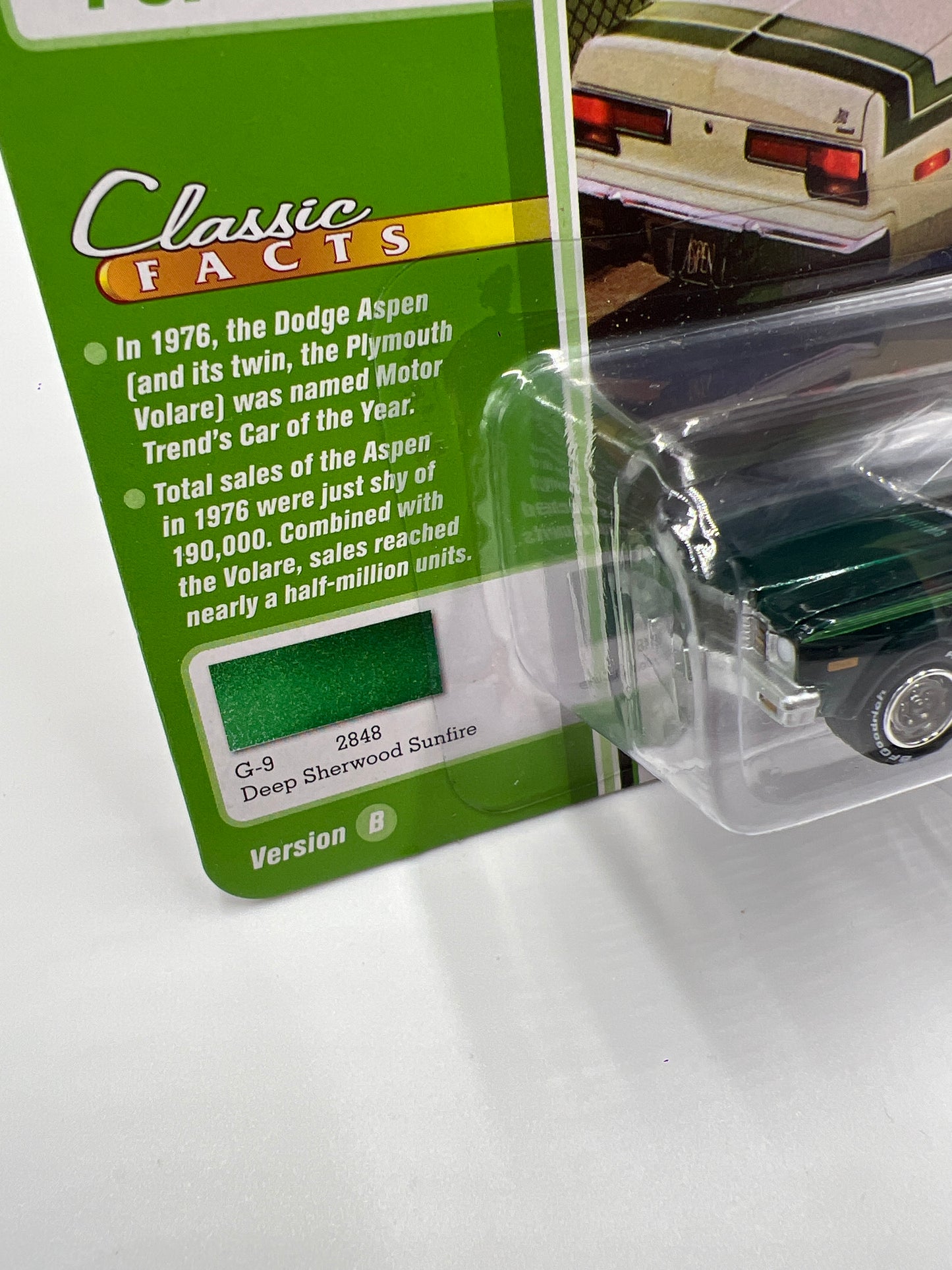 Johnny Lightning Classic Gold Collection Release 2 Version B 1976 Dodge Aspen R/T Deep Sherwood Sunfire Green 228H