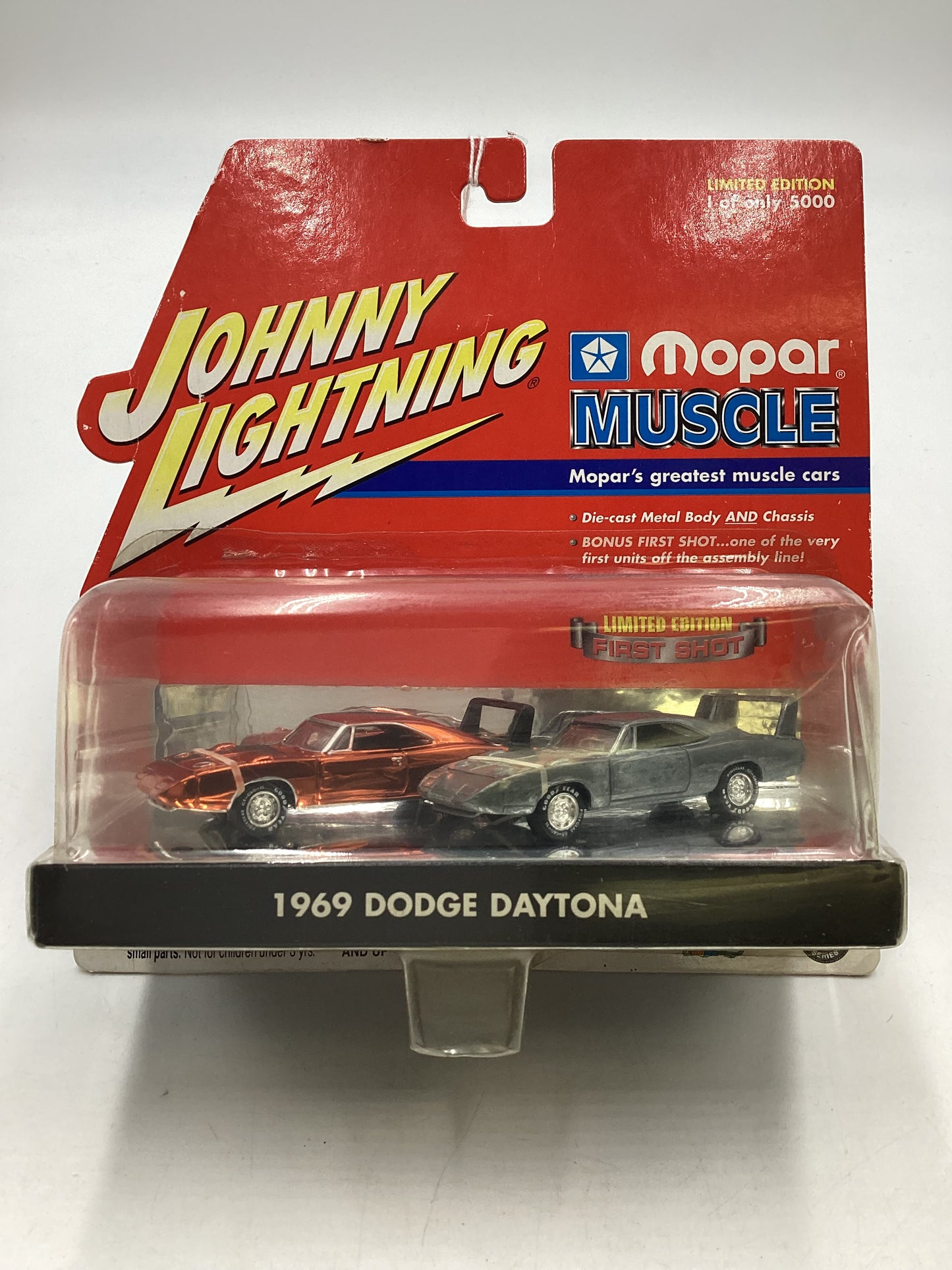 Johnny Lightning Mopar Muscle First Shot 1969 Dodge Daytona