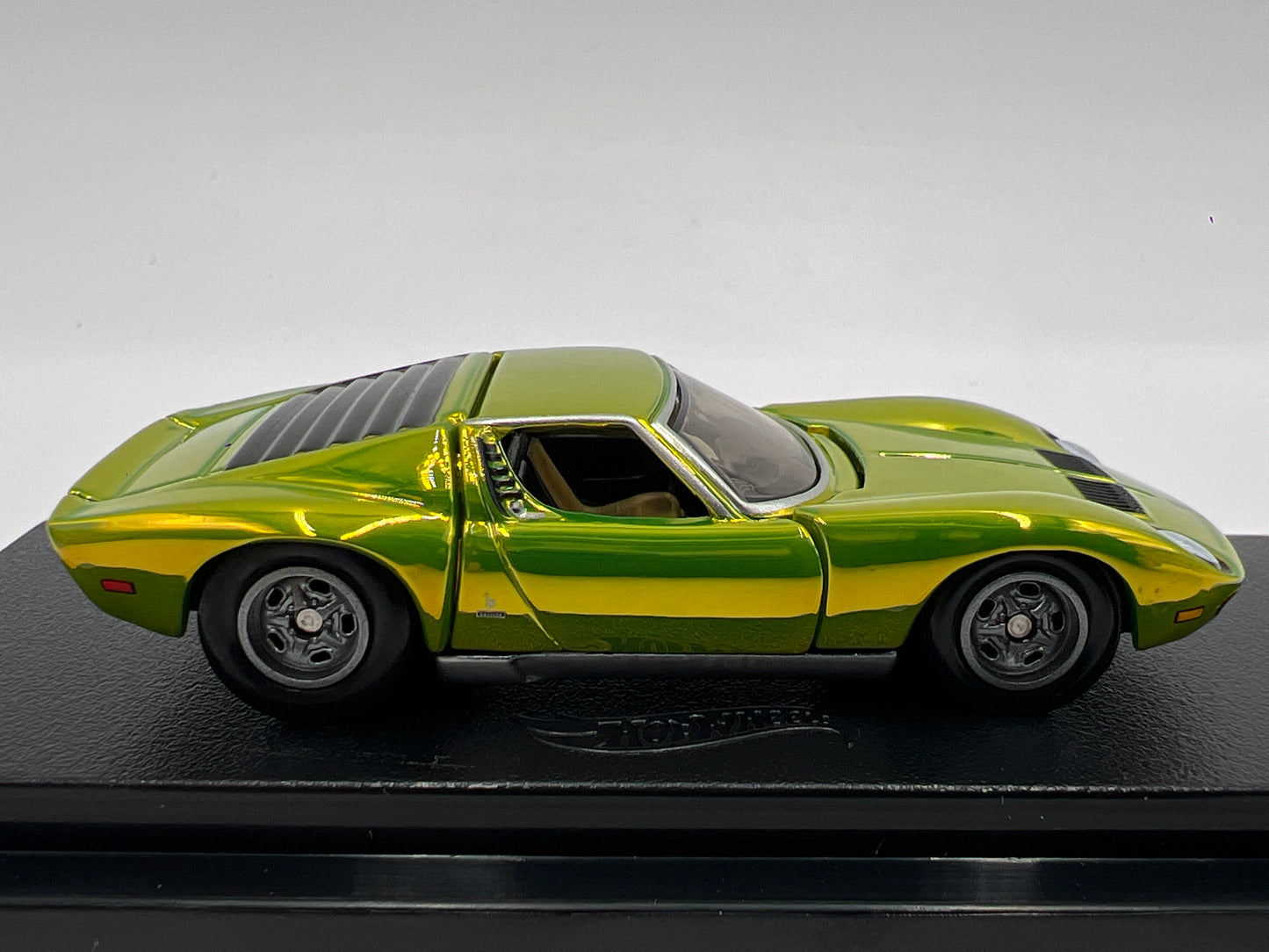 2025 Hot Wheels RLC 71 Lamborghini Miura P400 SV Antifreeze Green