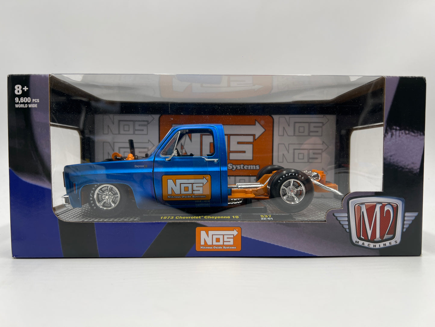 M2 Machines 1/24 NOS 1973 Chevrolet Cheyenne 10 Blue/Orange S37