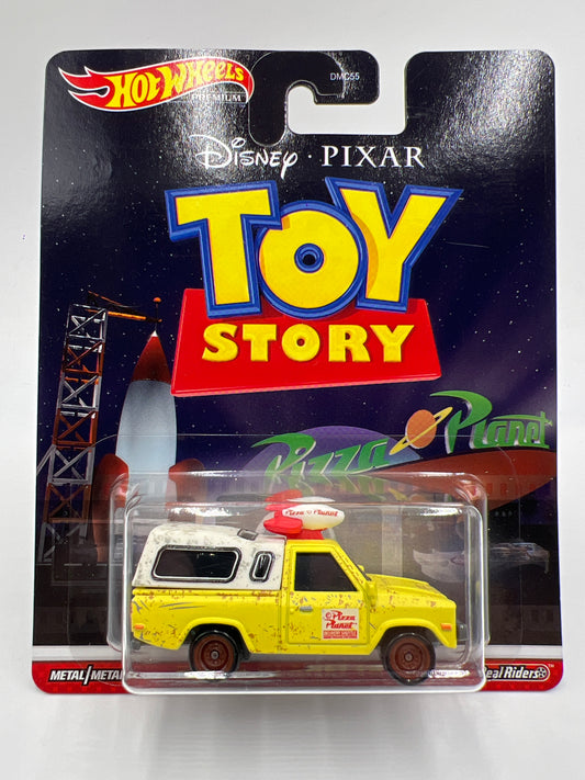 Hot Wheels Disney Pixar Toy Story Pizza Planet Truck Yellow W/Protector
