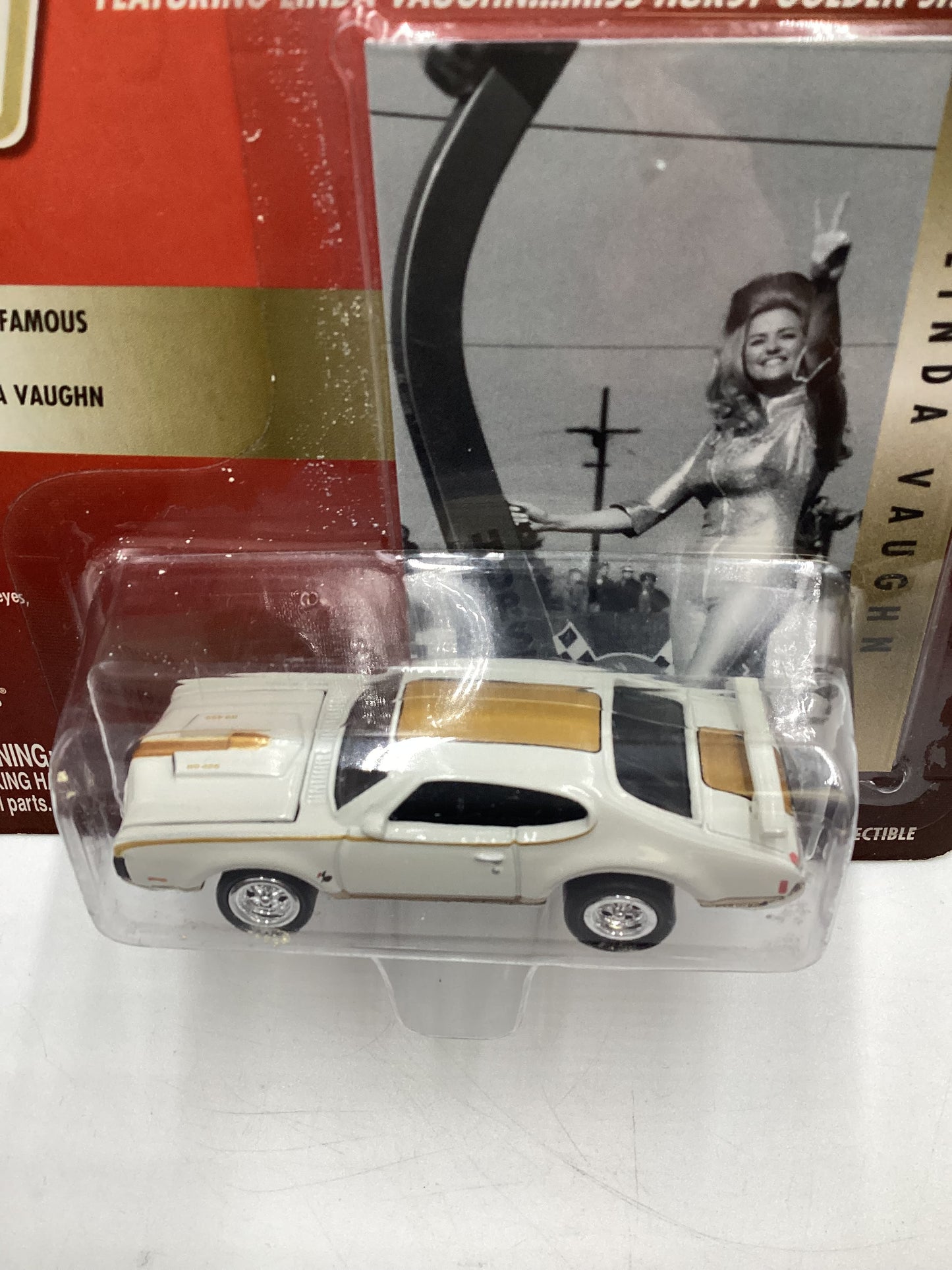 Johnny Lightning Hurst Muscle Linda Vaughn #8 1969 Olds 442 White 185D