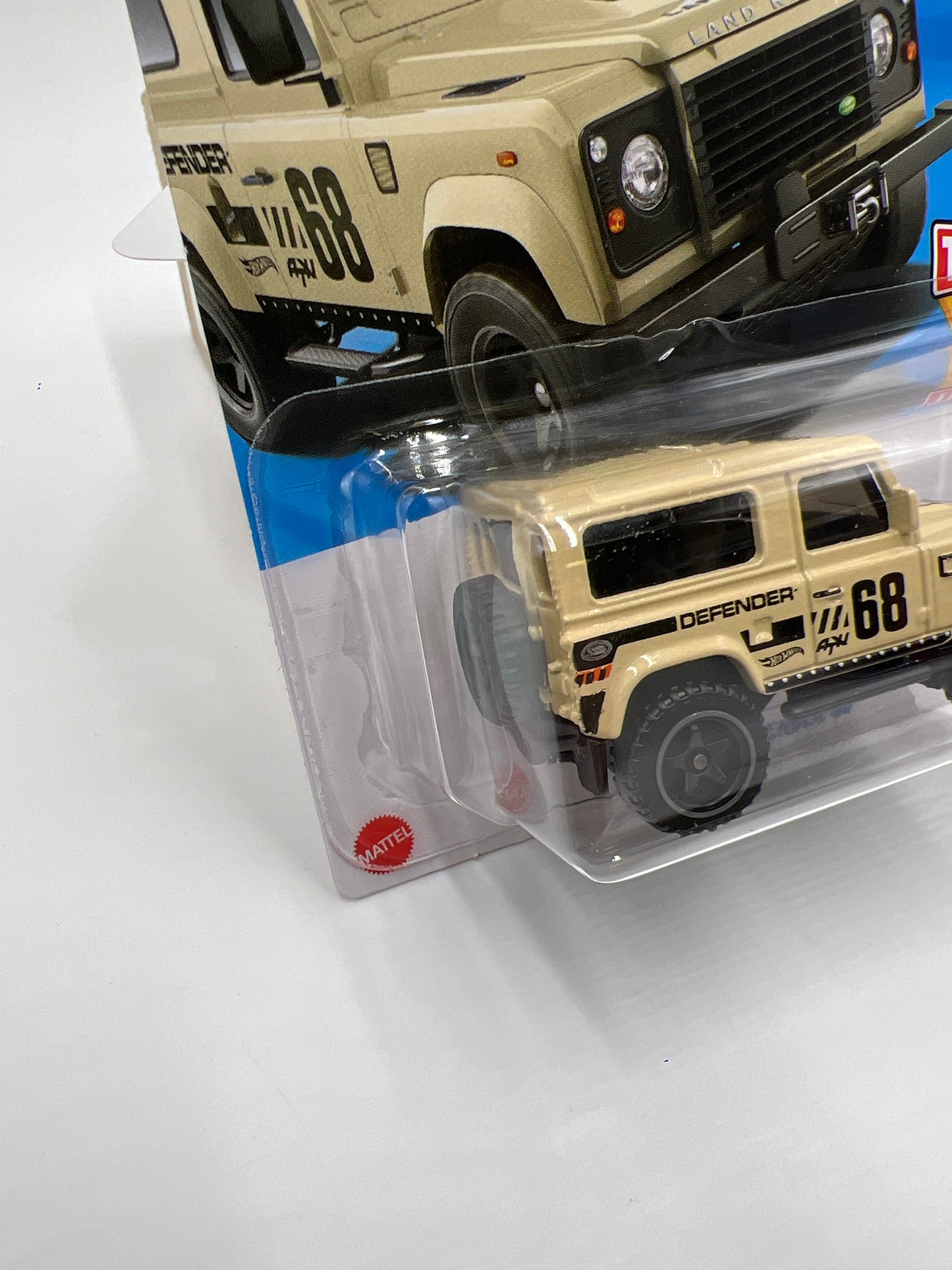 2025 Hot Wheels L Case Then And Now #210 Land Rover Defender 90 Tan 63G