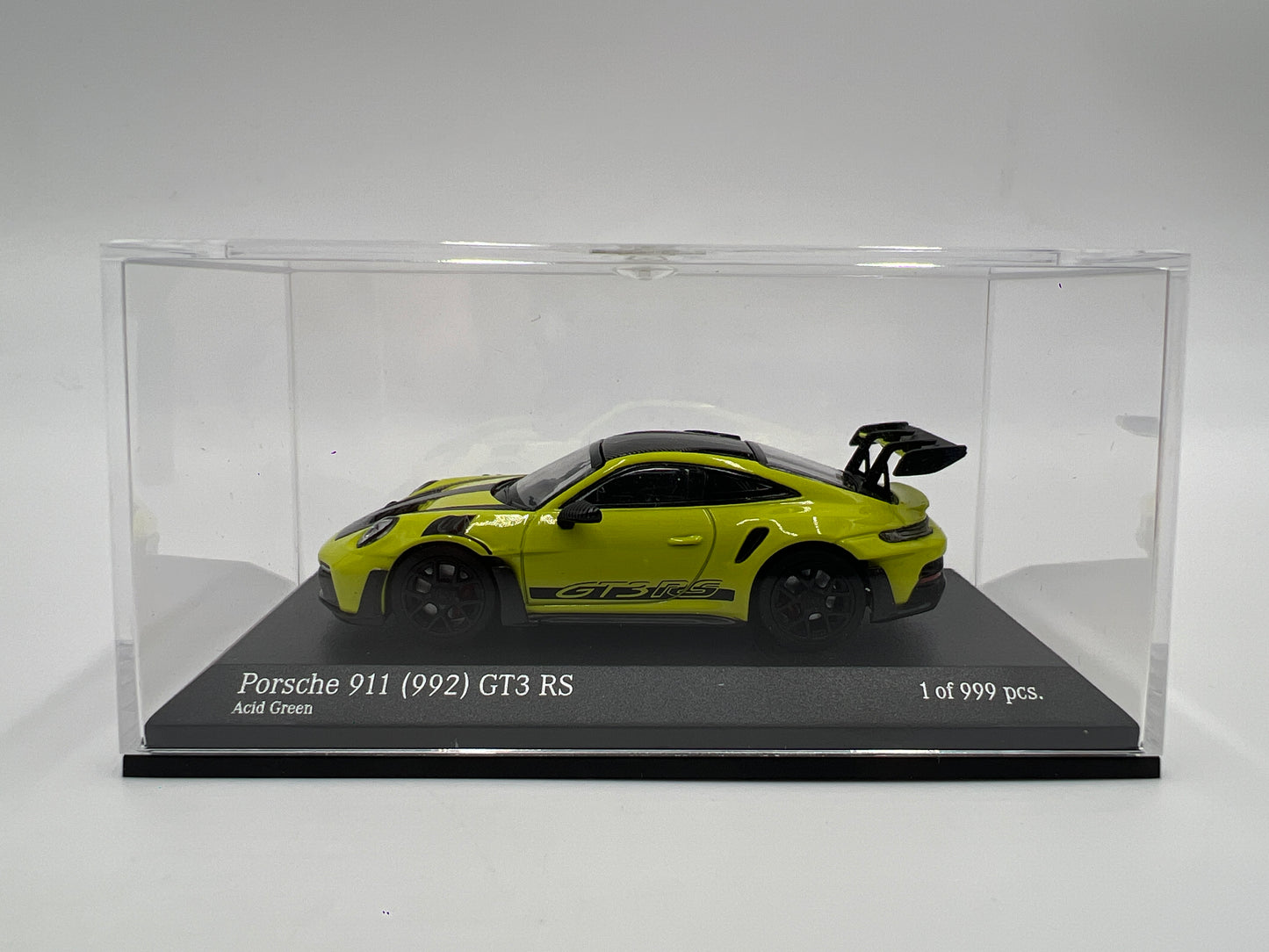Minichamps 64 x Tarmac Works 1/999 Porsche 911 992 GT3 RS Acid Green