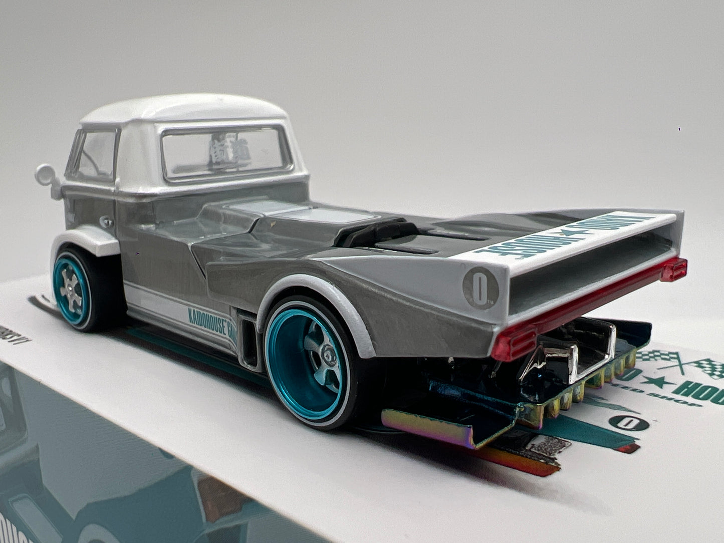 Mini GT Kaido House #220 CHASE Volkswagen T1 Kaido Works V1 Turquoise