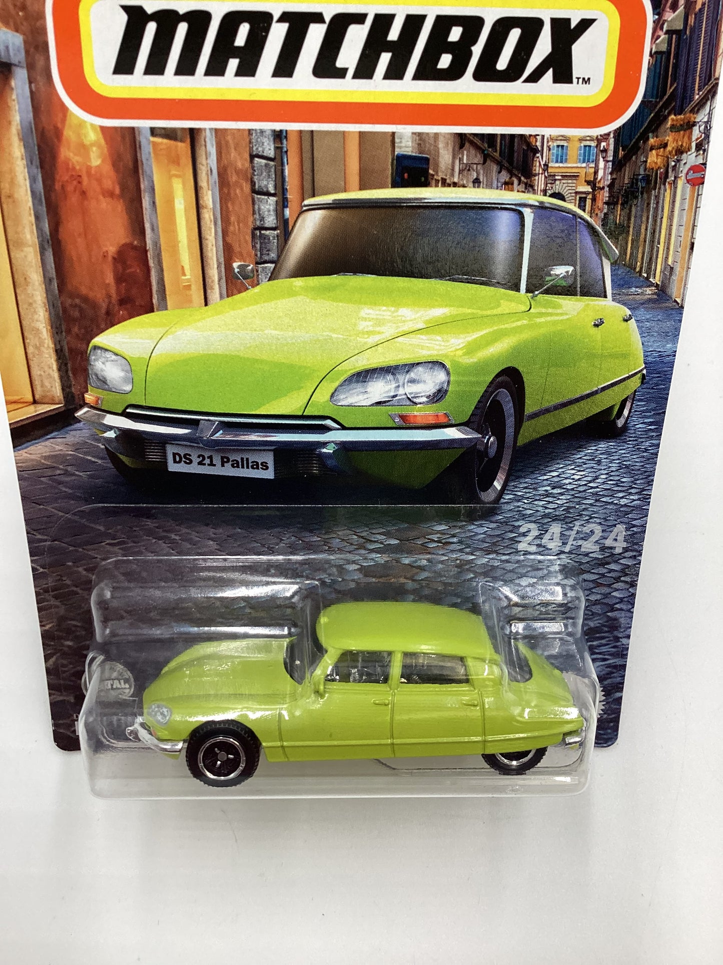 2024 Matchbox European Streets #24 1968 DS 21 Pallas Green 158H