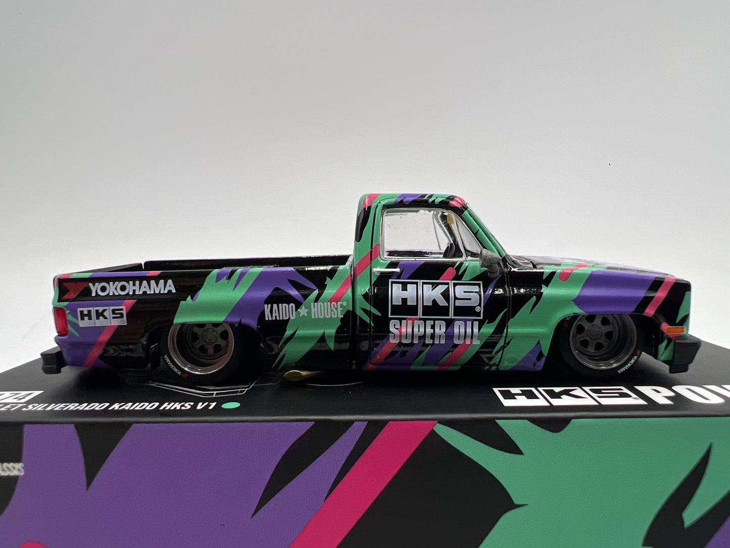 Mini GT x Kaido House #174 Chevrolet Silverado Kaido HKS V1