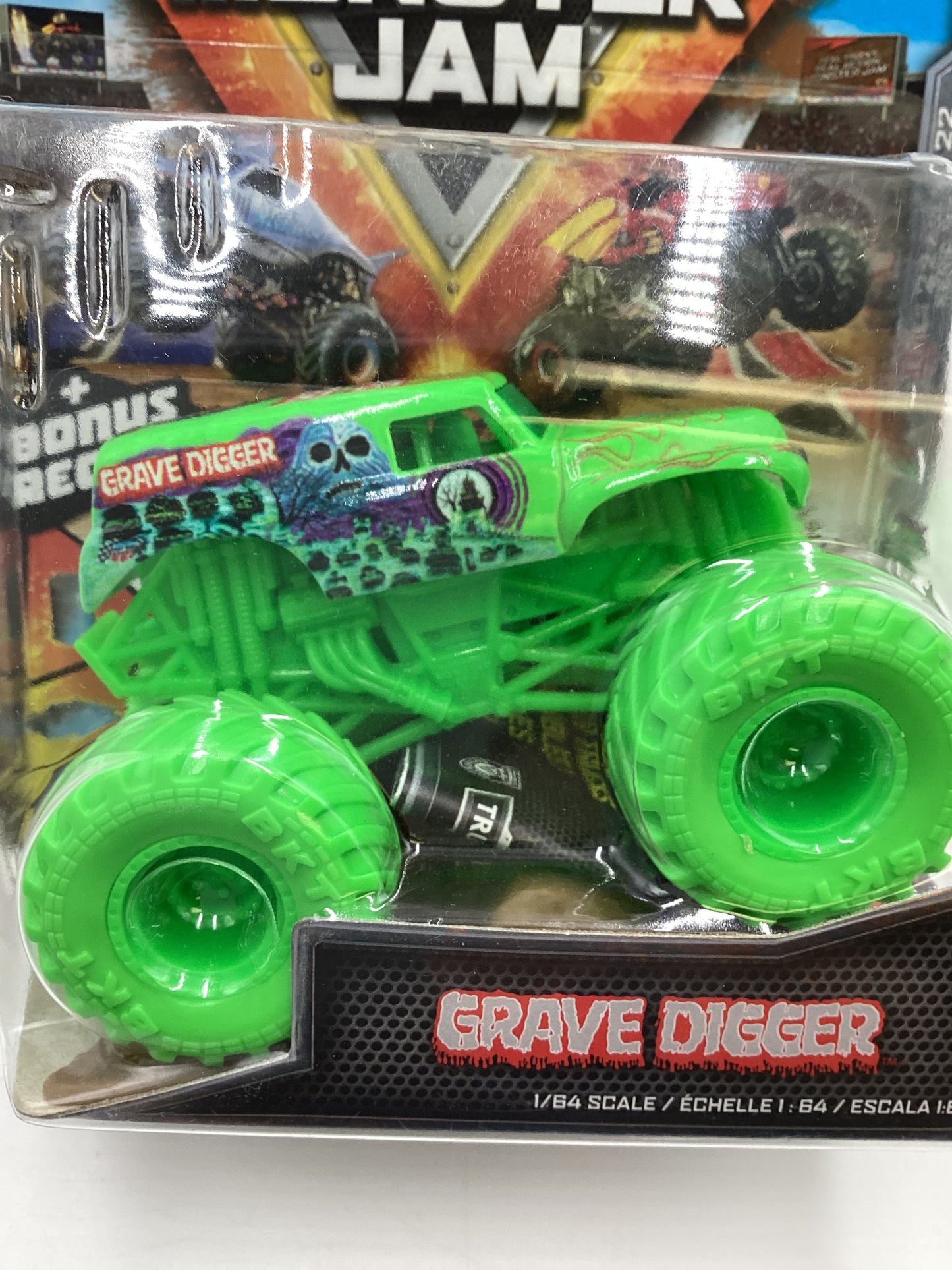 2022 Monster Jam Series 22 Grave Digger Green W/Green Wheels 124D