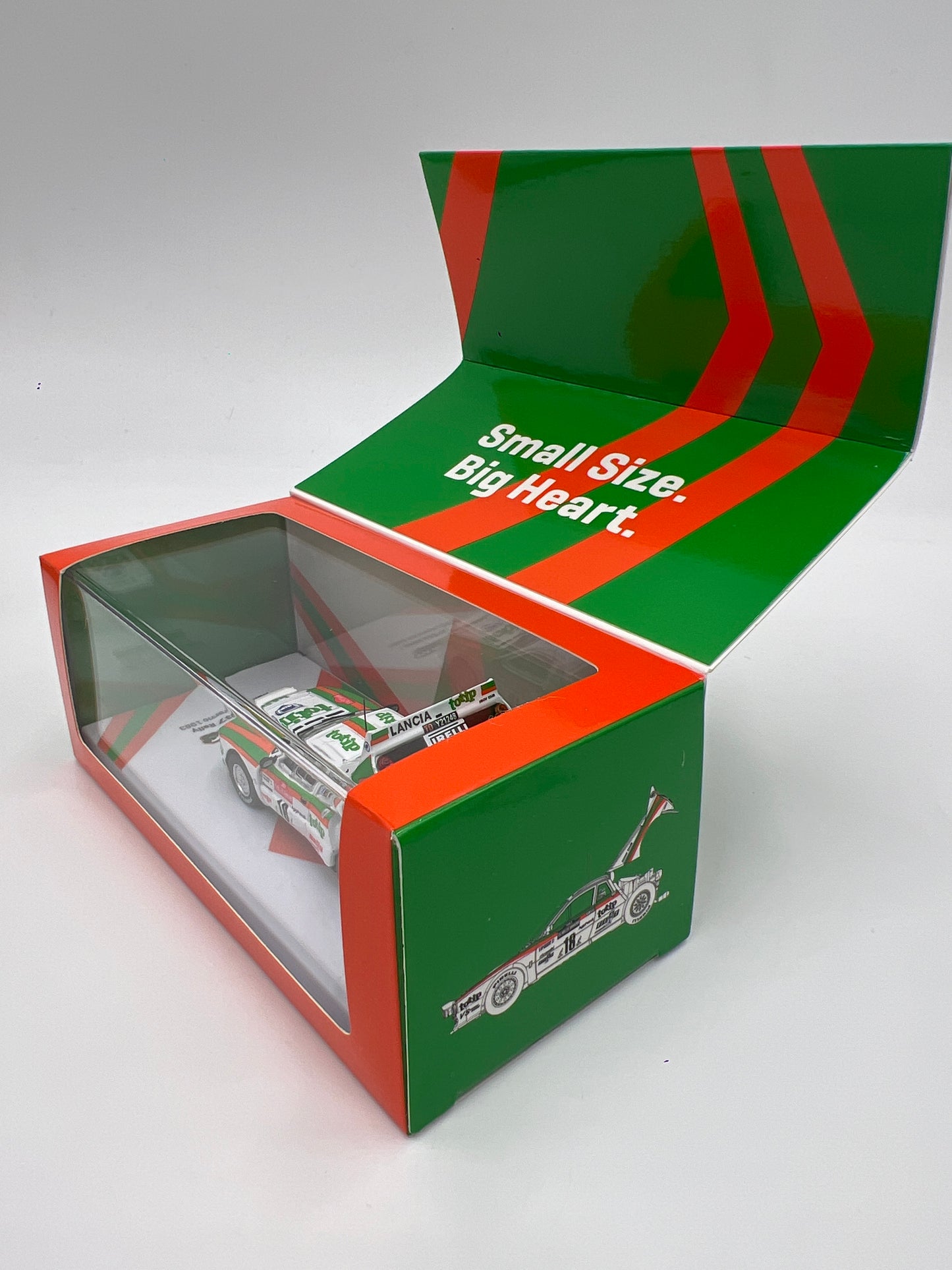 Tarmac Works 1/64 Totip Rallye Sanremo 1983 Lancia 037 Rally