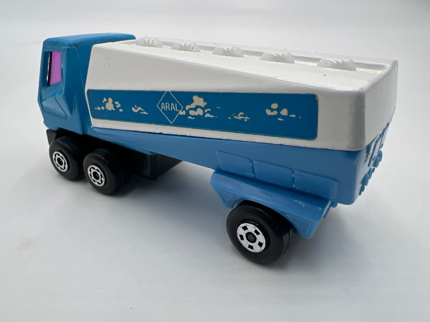 Matchbox Superfast No. 63 Freeway Gas Tanker Aral Blue/White Loose