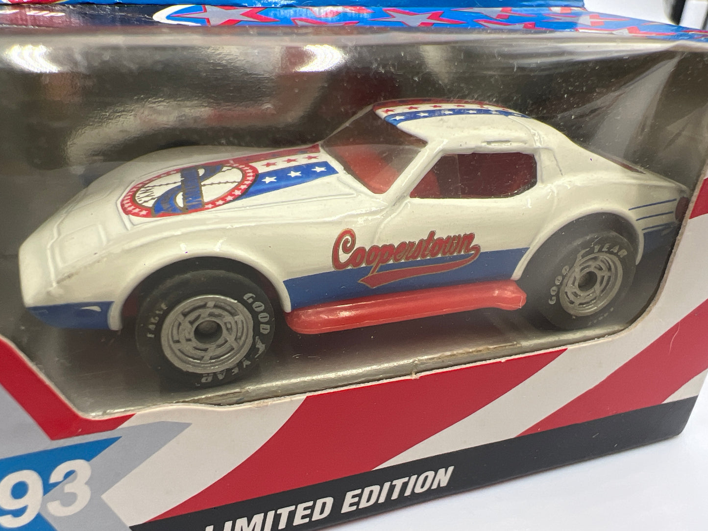 Matchbox White Rose Collectibles 1993 Cooperstown Chevrolet Corvette White (Box Opened)