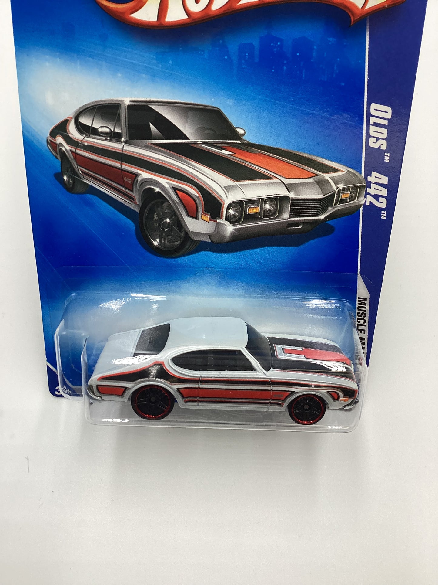2009 Hot Wheels #082 Olds 442 White/Black/Red