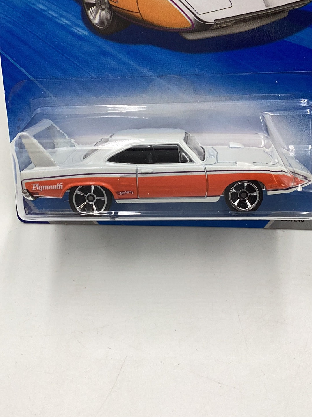 2010 Hot Wheels #87 70 Plymouth Superbird Kmart exclusive W/protector 239C