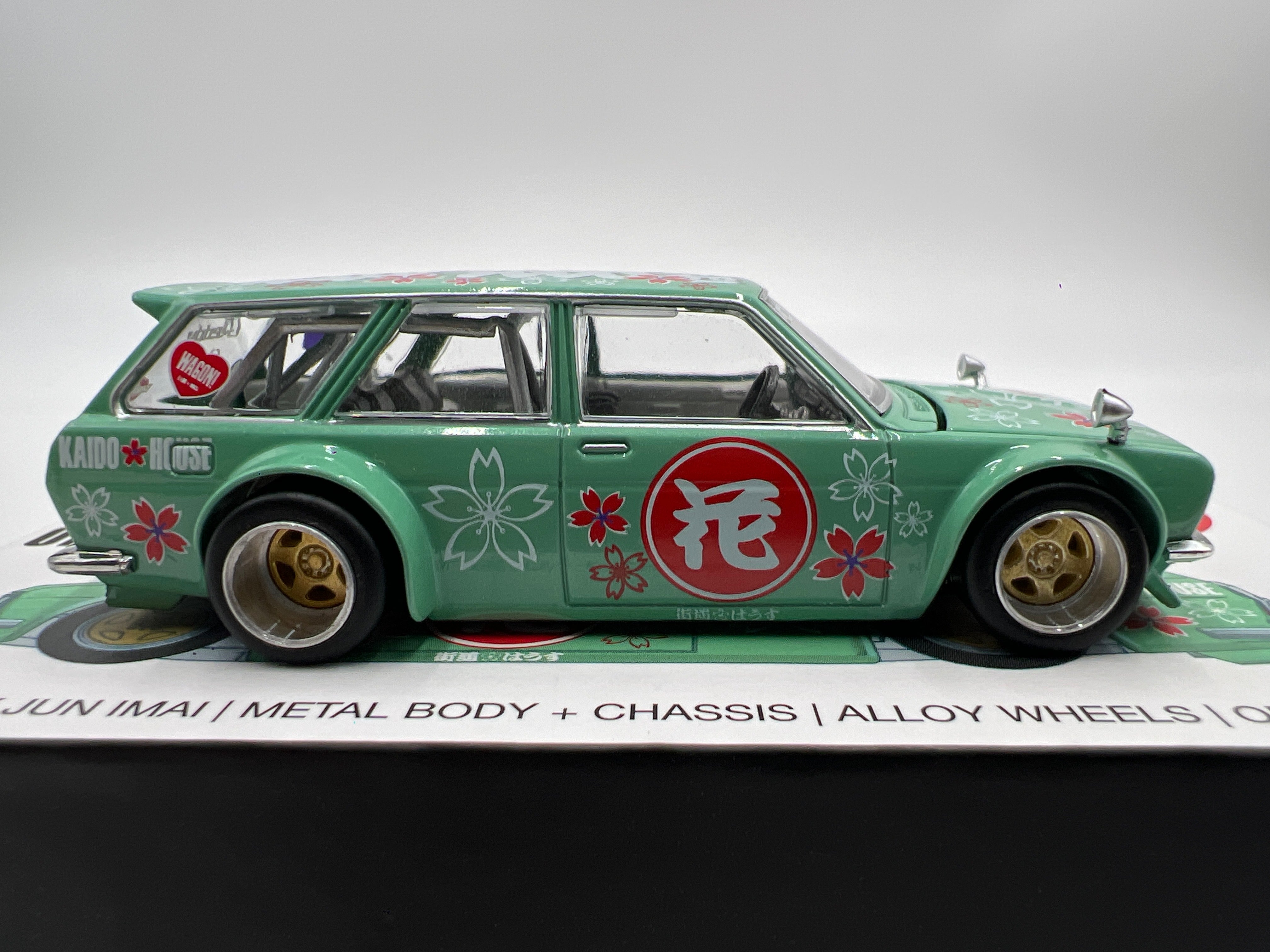 KAIDO HOUSE Datsun 510 Wagon Green サイン入 Mini GT Kaido House #013 Datsun 510 Wagon Green – carolinasdiecast