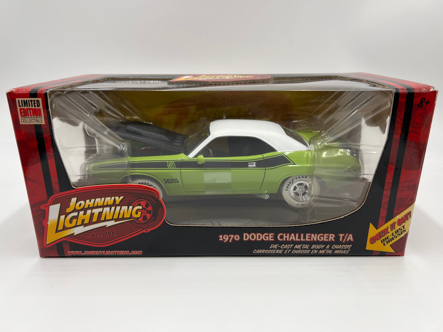 Johnny Lightning 1:24 Scale White Lightning Chase 1970 Dodge Challenger T/A Green VHTF