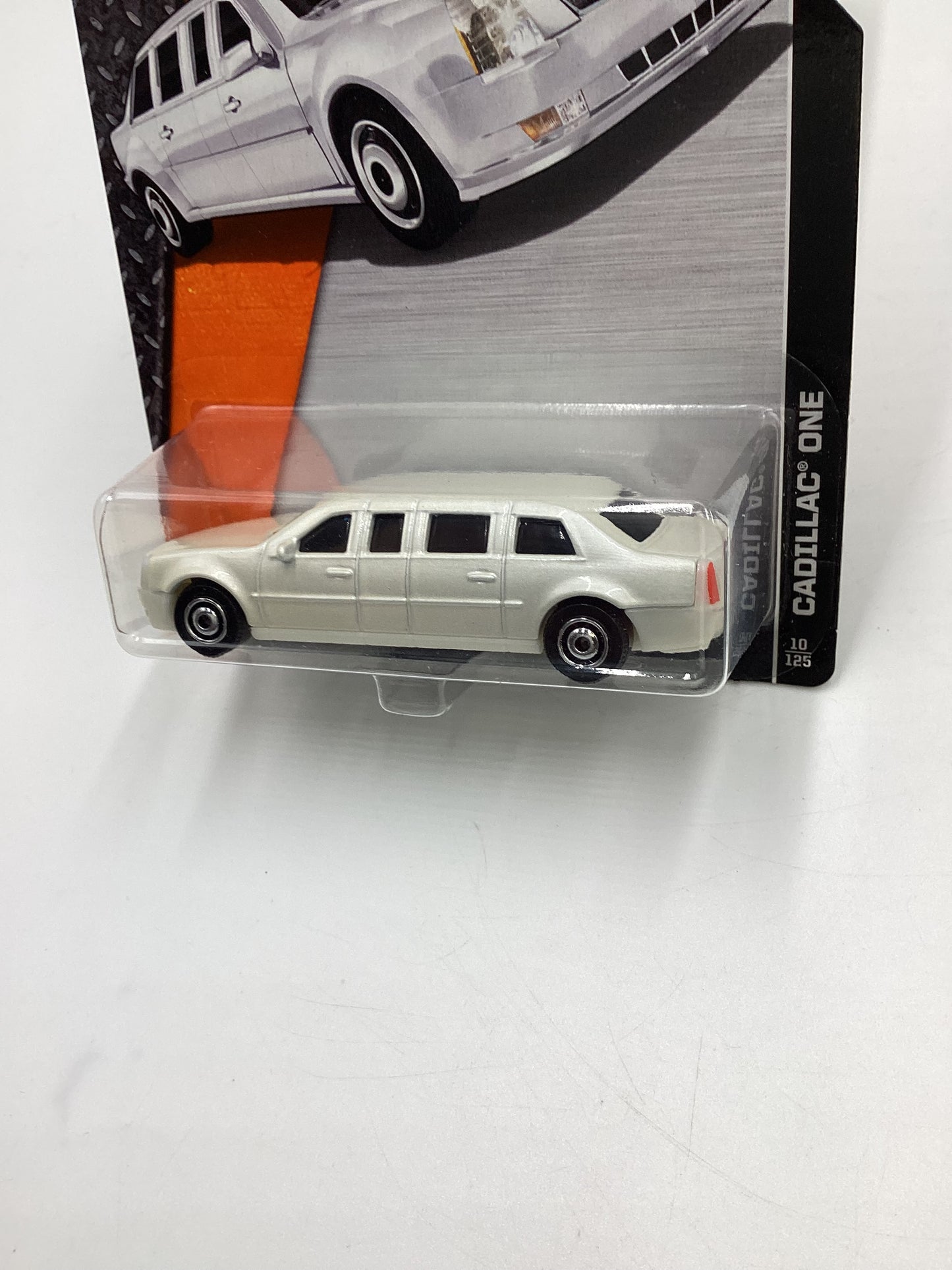 Matchbox Mbx Adventure City #10 Cadillac One White 209A