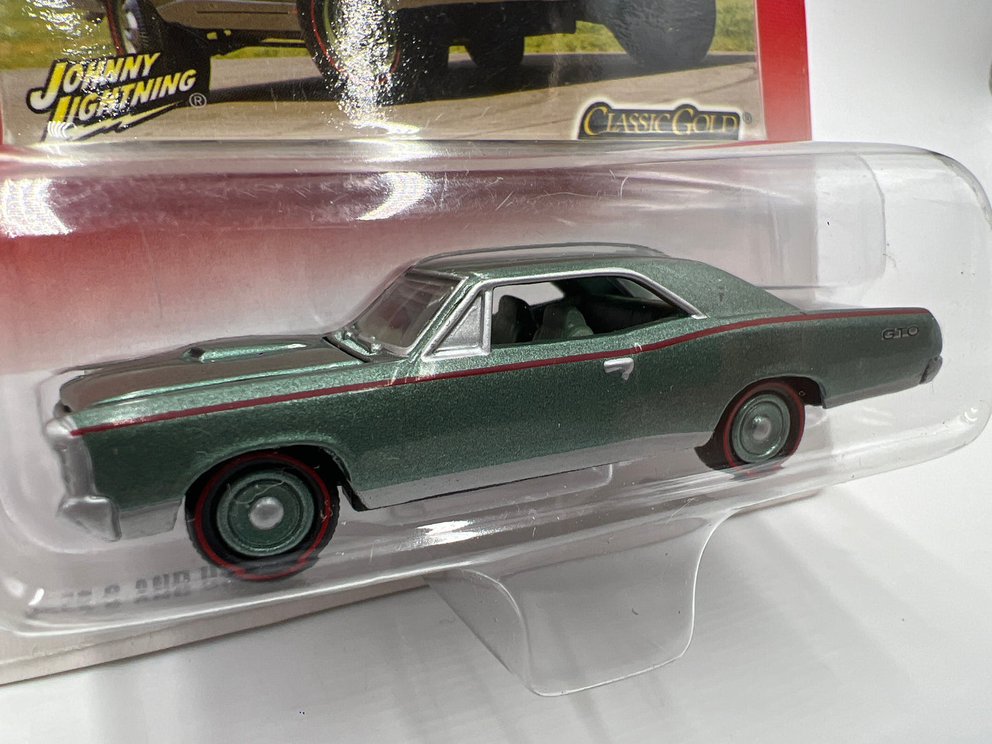 Johnny Lightning Classic Gold Collection 1967 Pontiac GTO Green