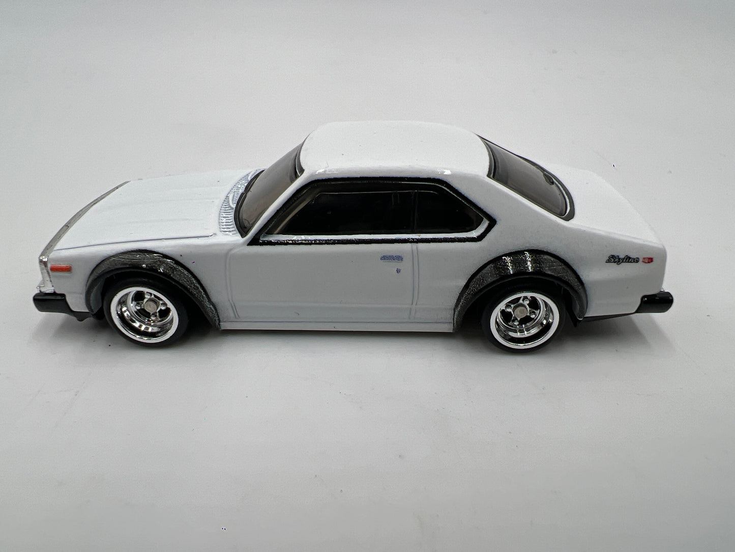 Hot Wheels Diorama Premium Nissan Skyline C210 White Loose