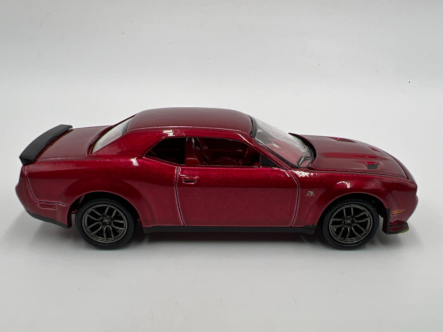 Auto World 1/64 Ultra Red Chase 2019 Dodge Challenger R/T Scat Pack Red Loose