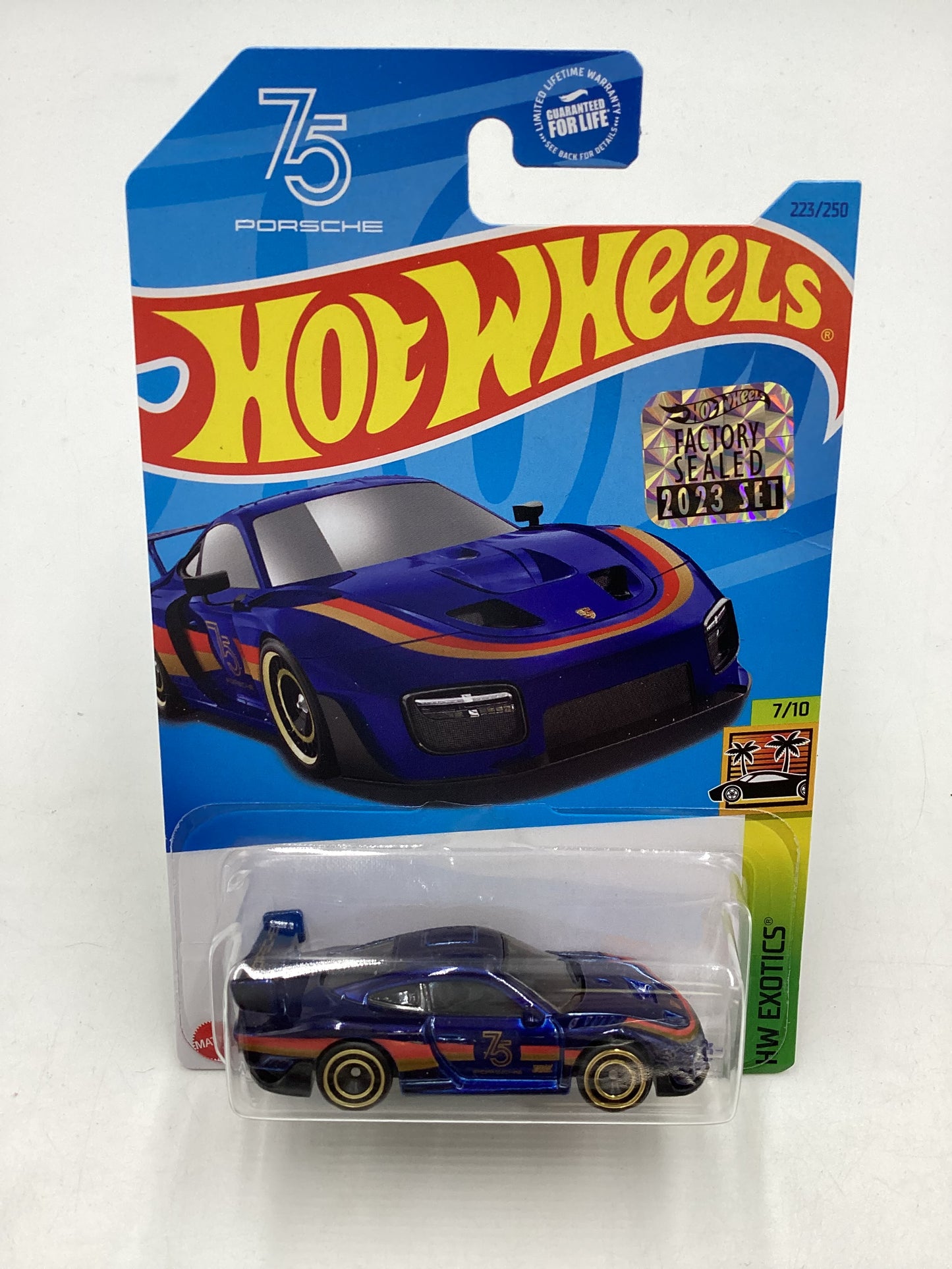 2023 Hot Wheels Super treasure hunt Porsche 935 Factory Sealed “small wrinkle” W/ Protector