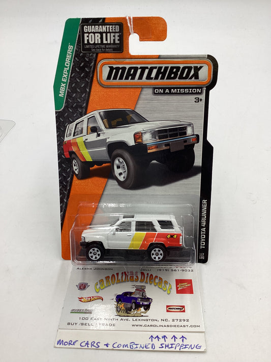 2014 Matchbox MBX Explorers #117 Toyota 4Runner White with protector