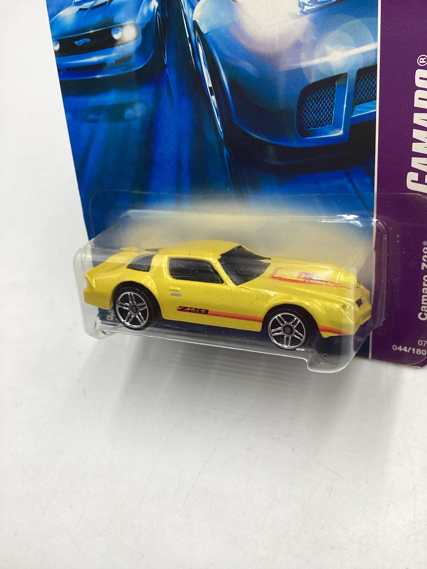 2007 Hot Wheels #044 Yellow Camaro Z28 3B