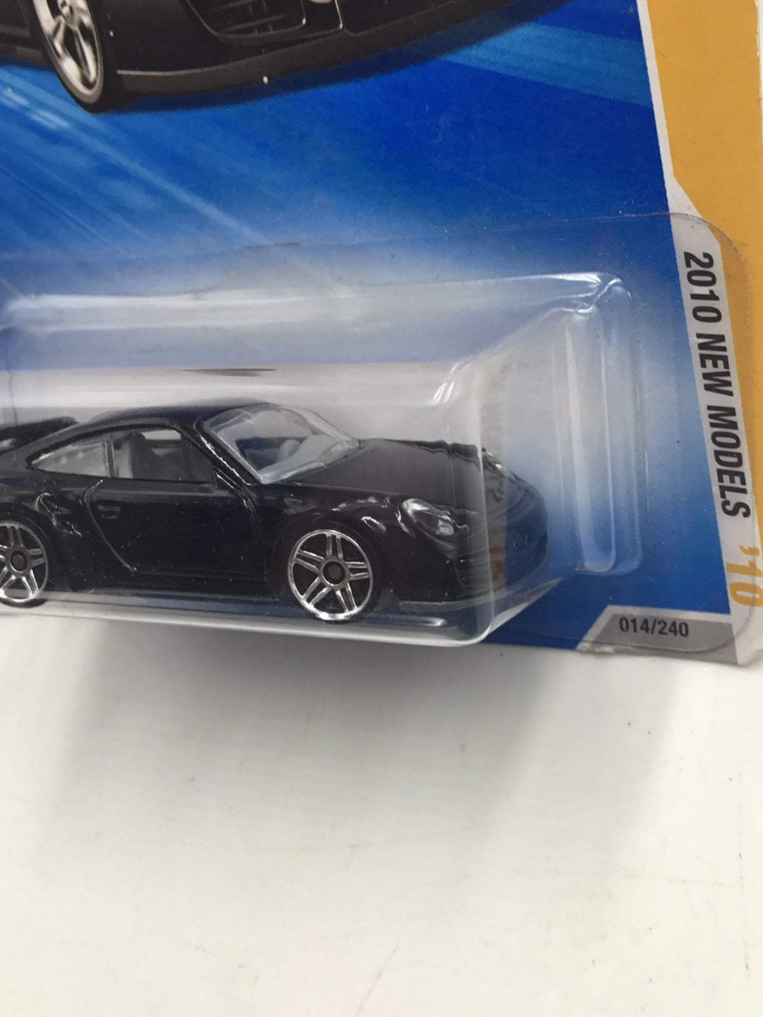 2010 Hot Wheels #14 Porsche 911 GT2 LL1
