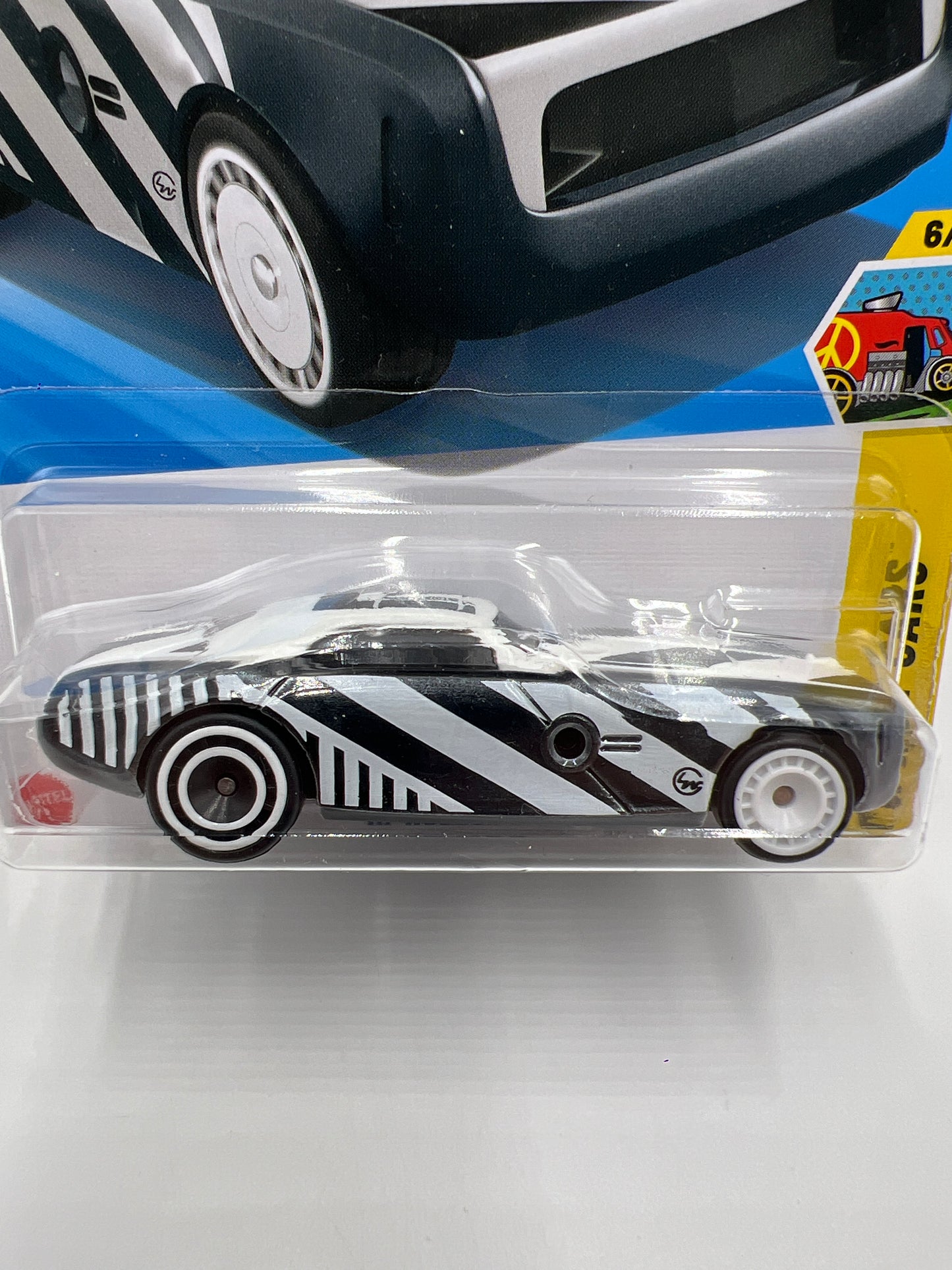2025 Hot Wheels Super Treasure Hunt #61 Hi-Roller II Black/White W/Protector