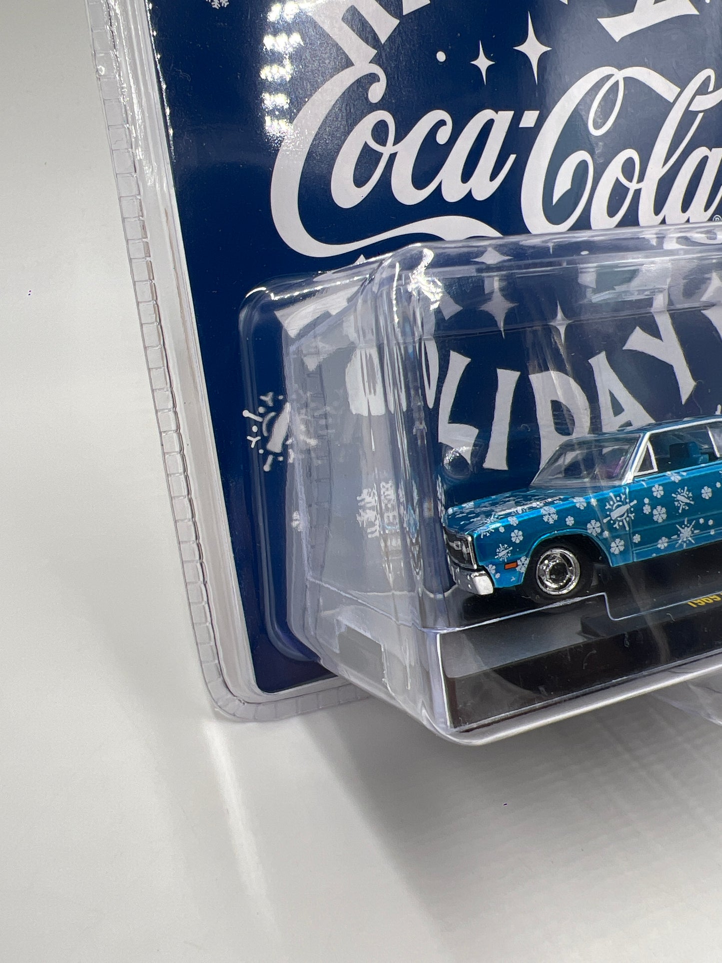 2025 M2 Machines Coca Cola Holidays 1969 Dodge Dart Swinger 340 Blue SK10 194E