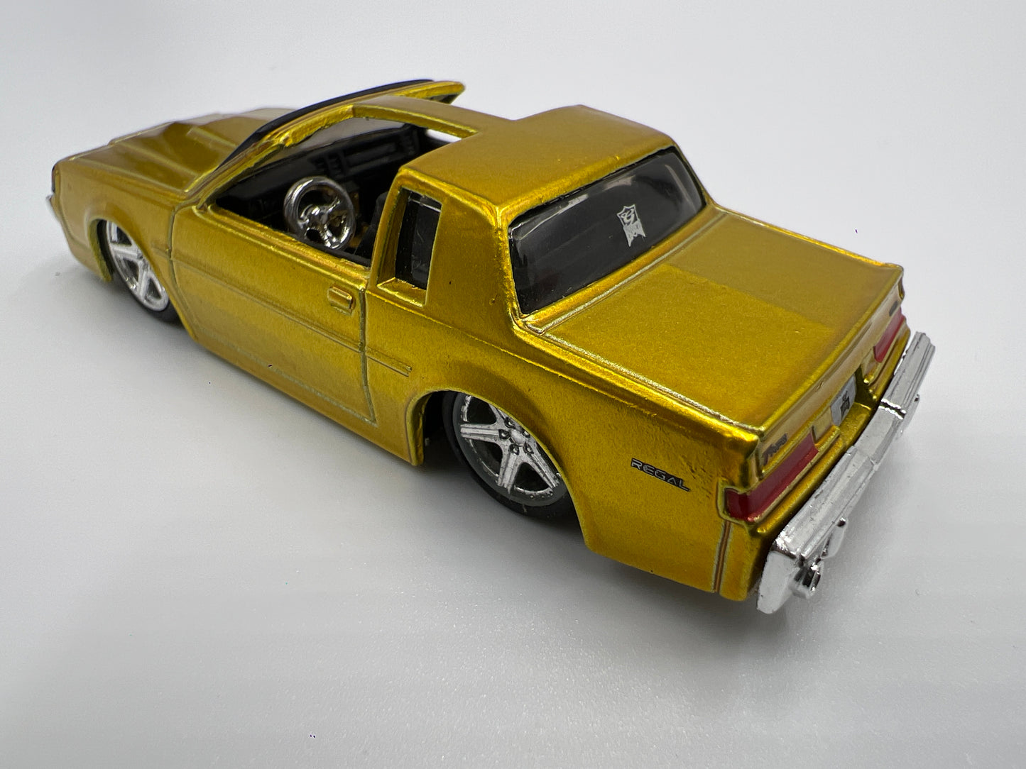 Maisto G Ridez 1987 Buick Regal T-Type Gold Loose