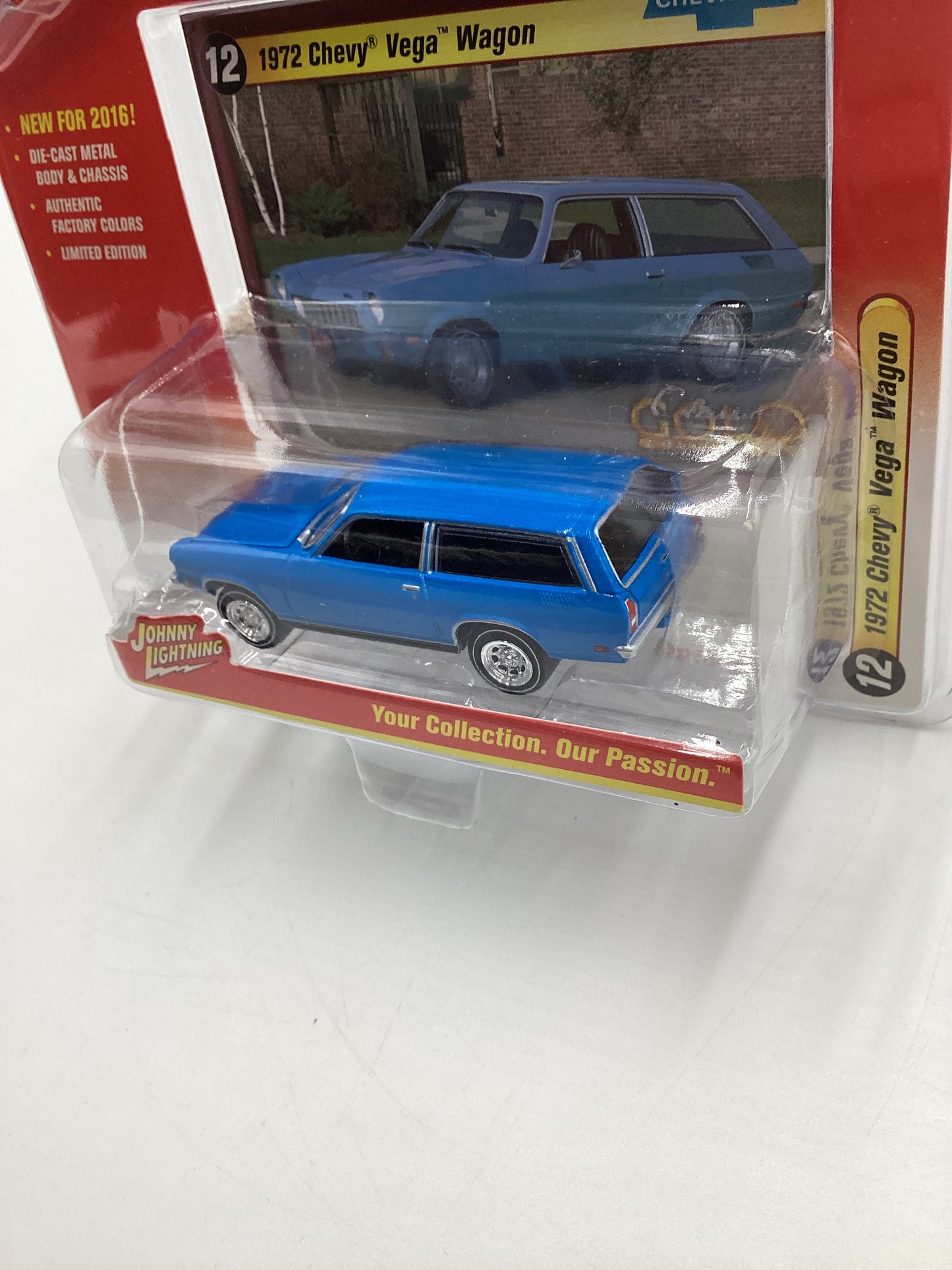 Johnny Lightning Classic Gold #12 1972 Chevy Vega Wagon Blue 217E