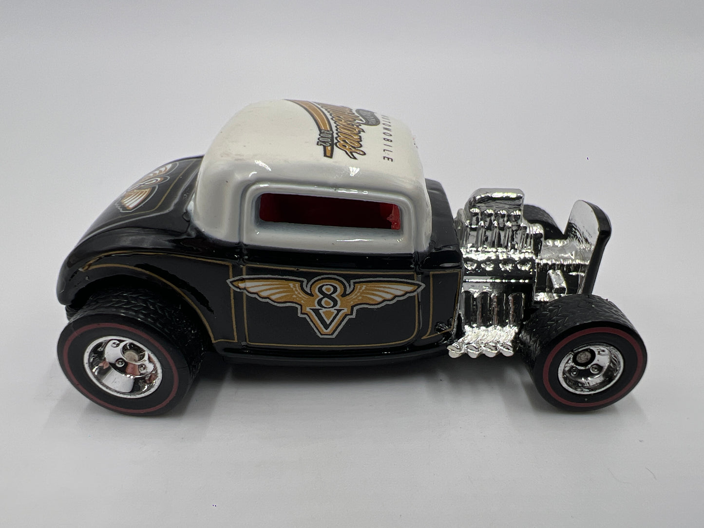 Hot Wheels 1/64 Premium Auto Milestones 32 Ford Black/White Loose