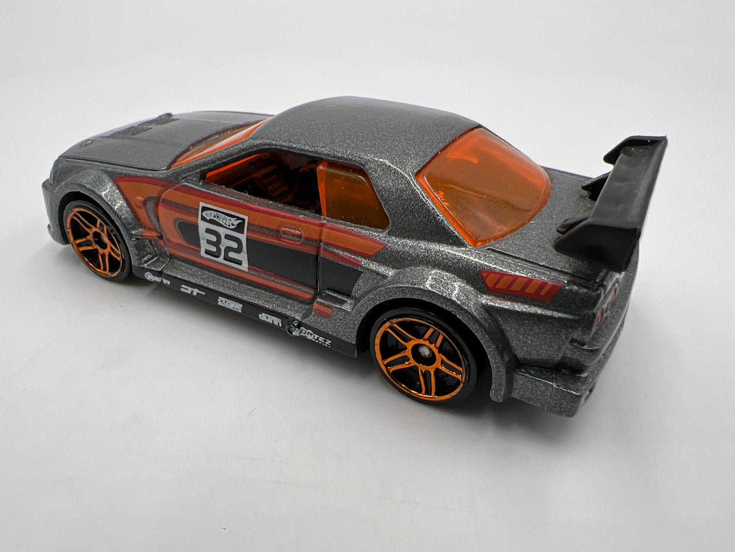 Hot Wheels 2010 Mystery Cars Nissan Skyline Gray Loose