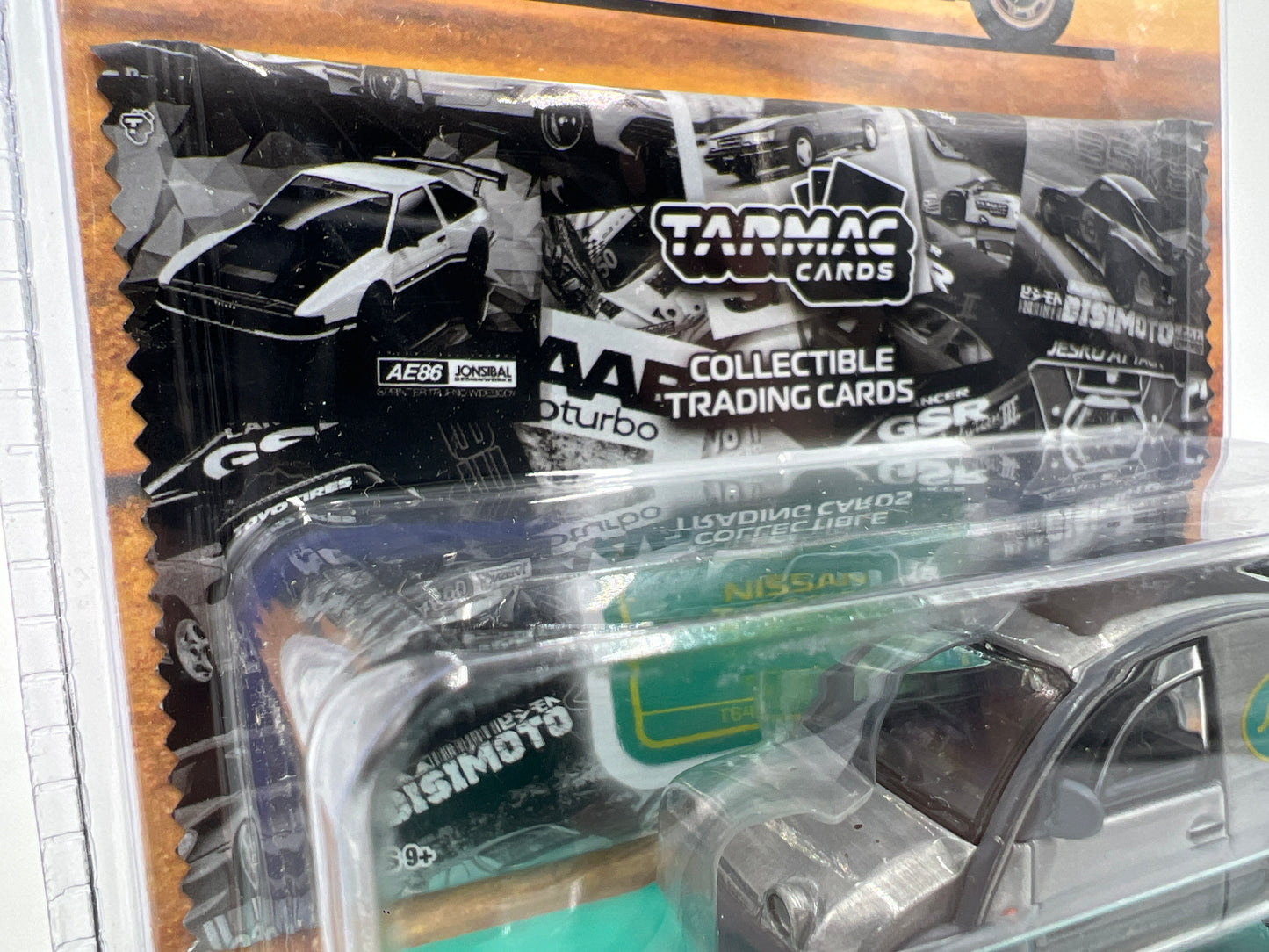 Tarmac Works Mijo Exclusives CHASE Nissan S-Cargo Presentation W/Trading Cards