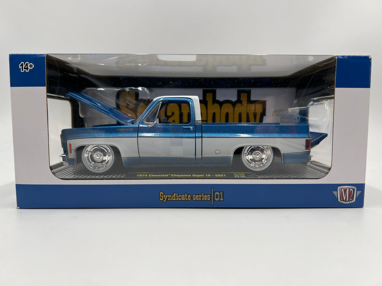 M2 Machines 1/24 Syndicate Series 1974 Chevrolet Cheyenne Super 10 SS01 Blue/White S39