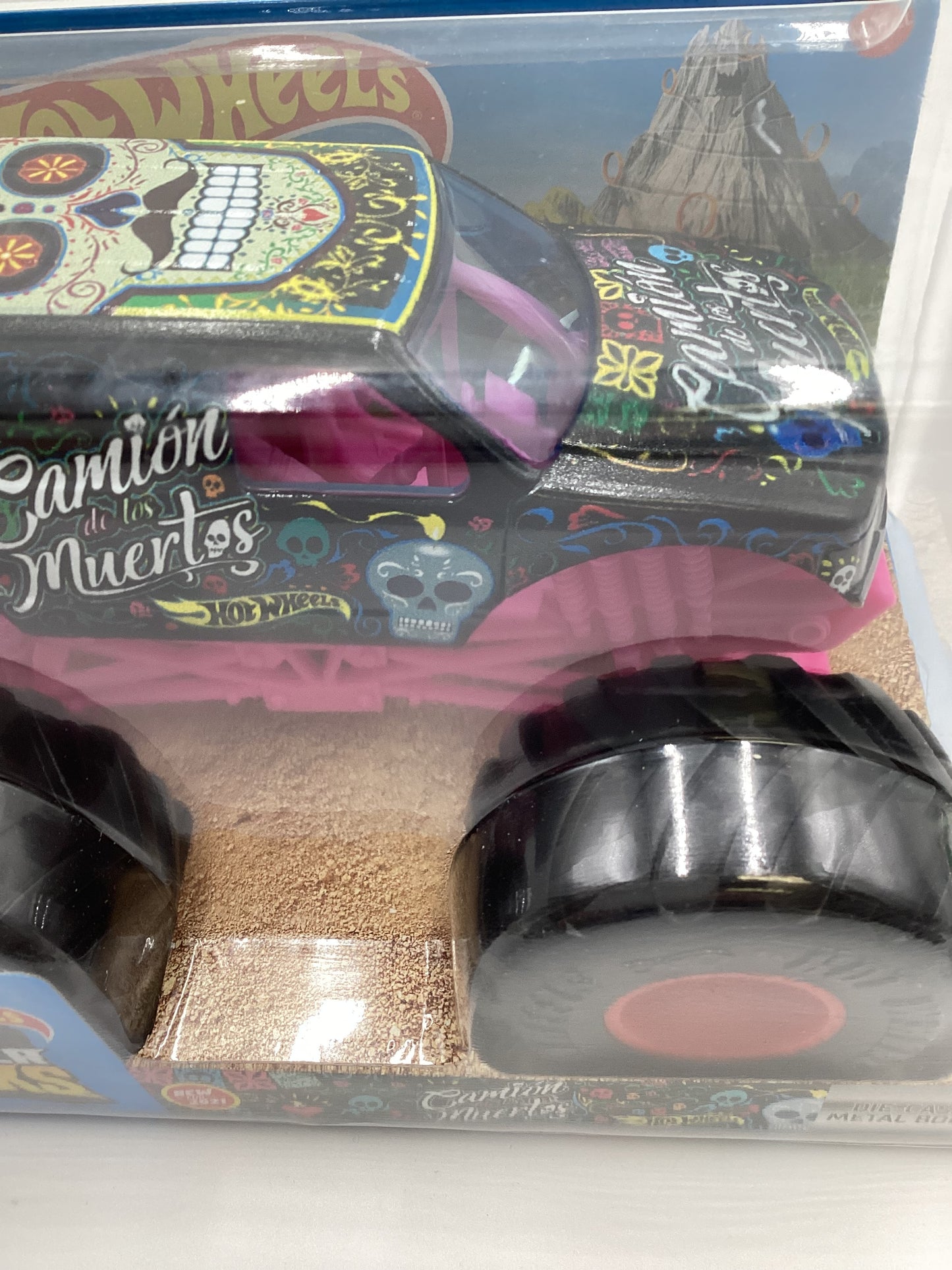 2021 Hot Wheels Monster Trucks Giant Wheels Camino De Los Muertos