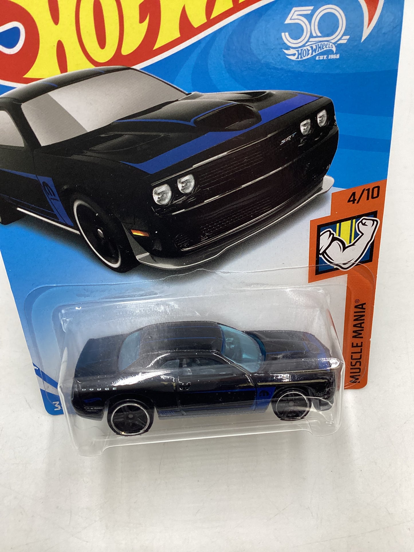 Hot Wheels 2018 #042 15 Dodge Challenger SRT Black 46G